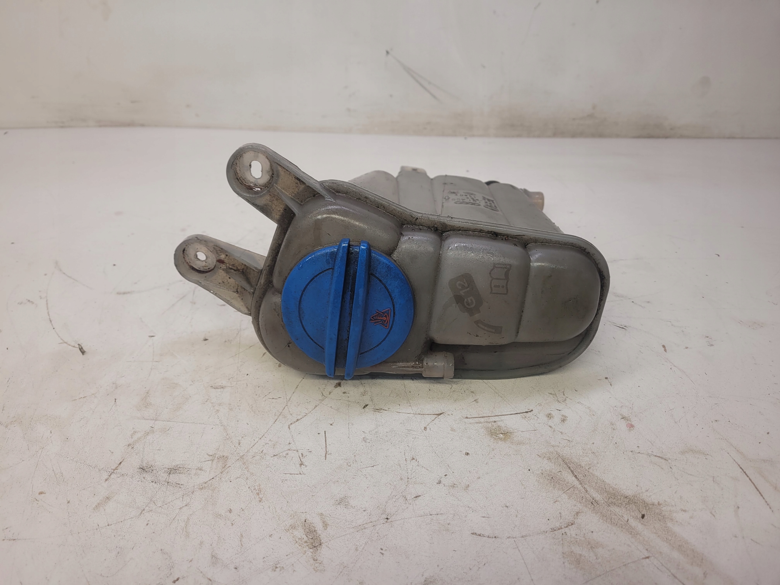 ekspanziona posuda AUDI A4 S4 S5 8K0121405N
