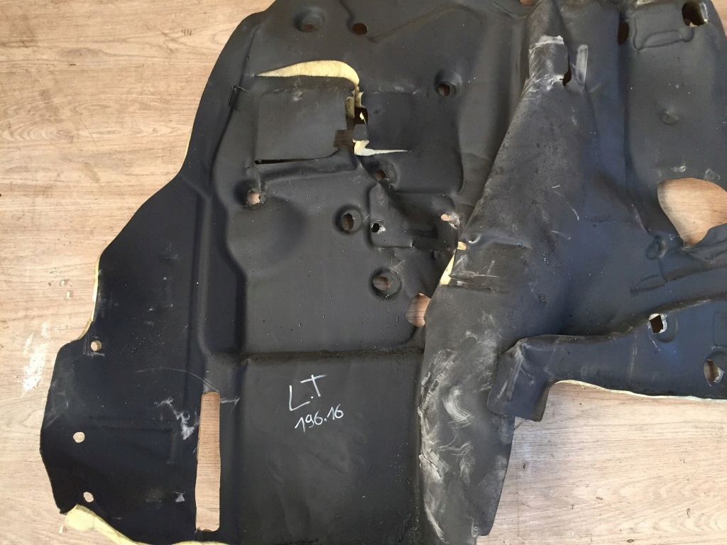 WYGLUSZENIE OSLONY BLOTNIKA LEWY TYL TESLA X Part number 1084302 00 A 108430200A