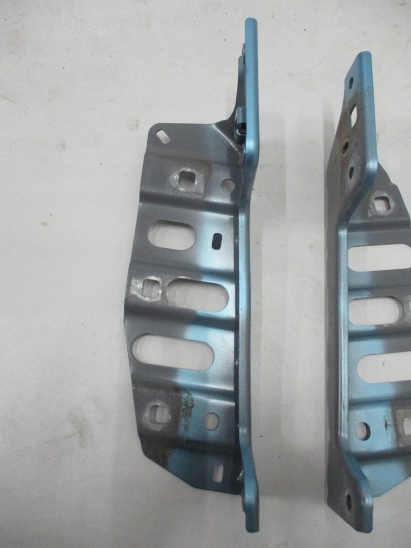staffa parafango CLIO V 64137564R 641357564R