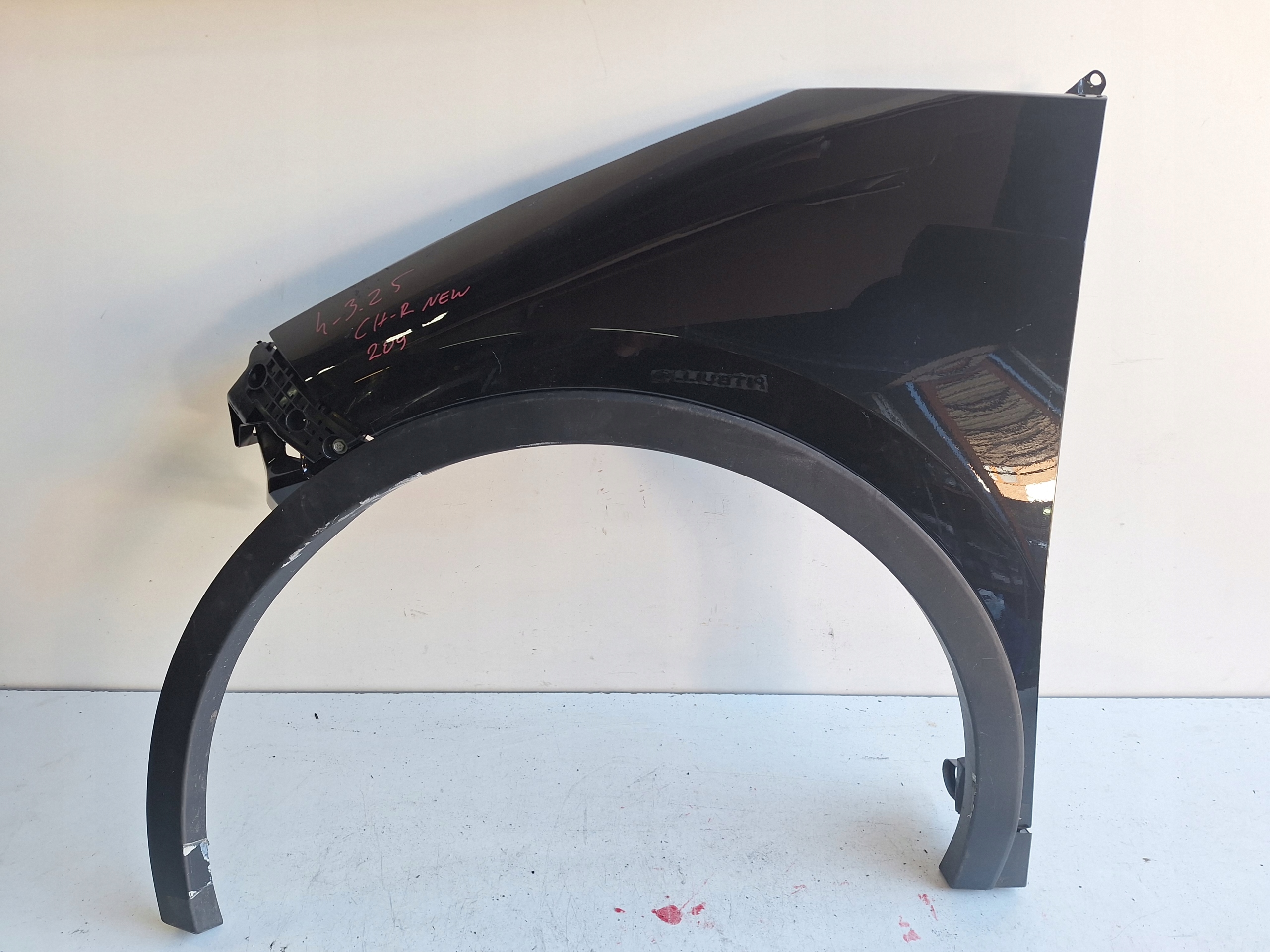 TOYOTA CH-R II 23-> fender left front 209
