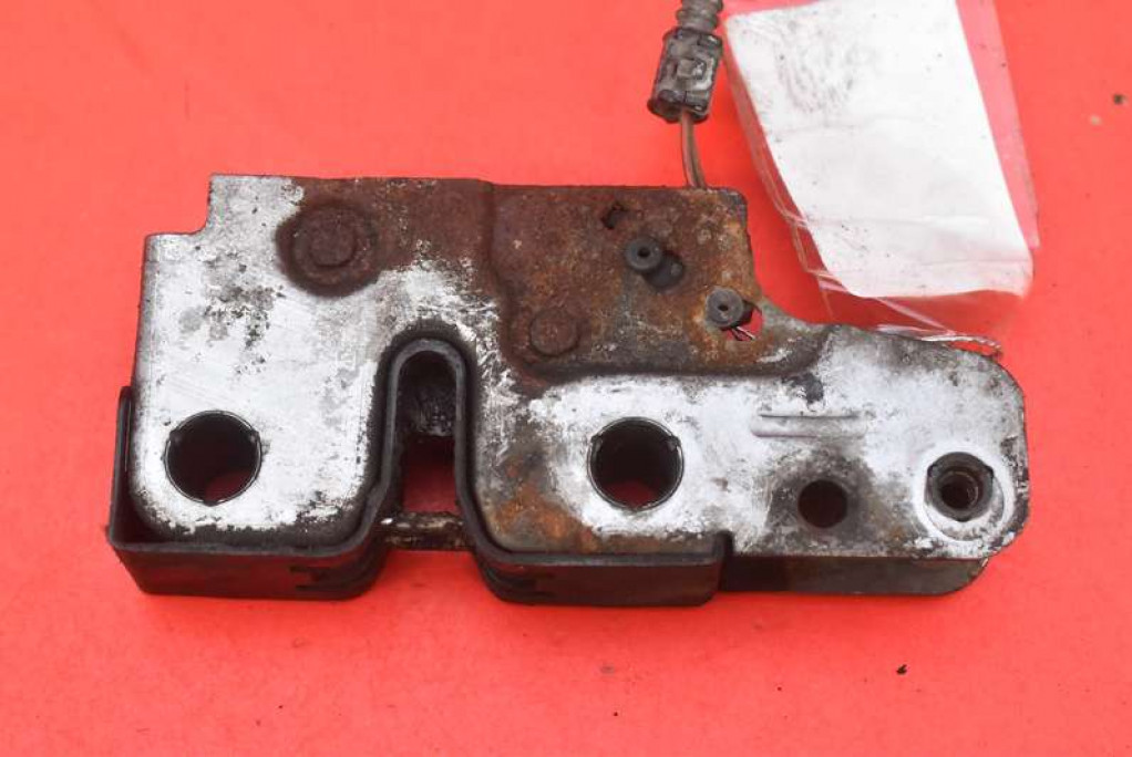 SERRURE CAPOT VW TIGUAN 1 ET 07-11