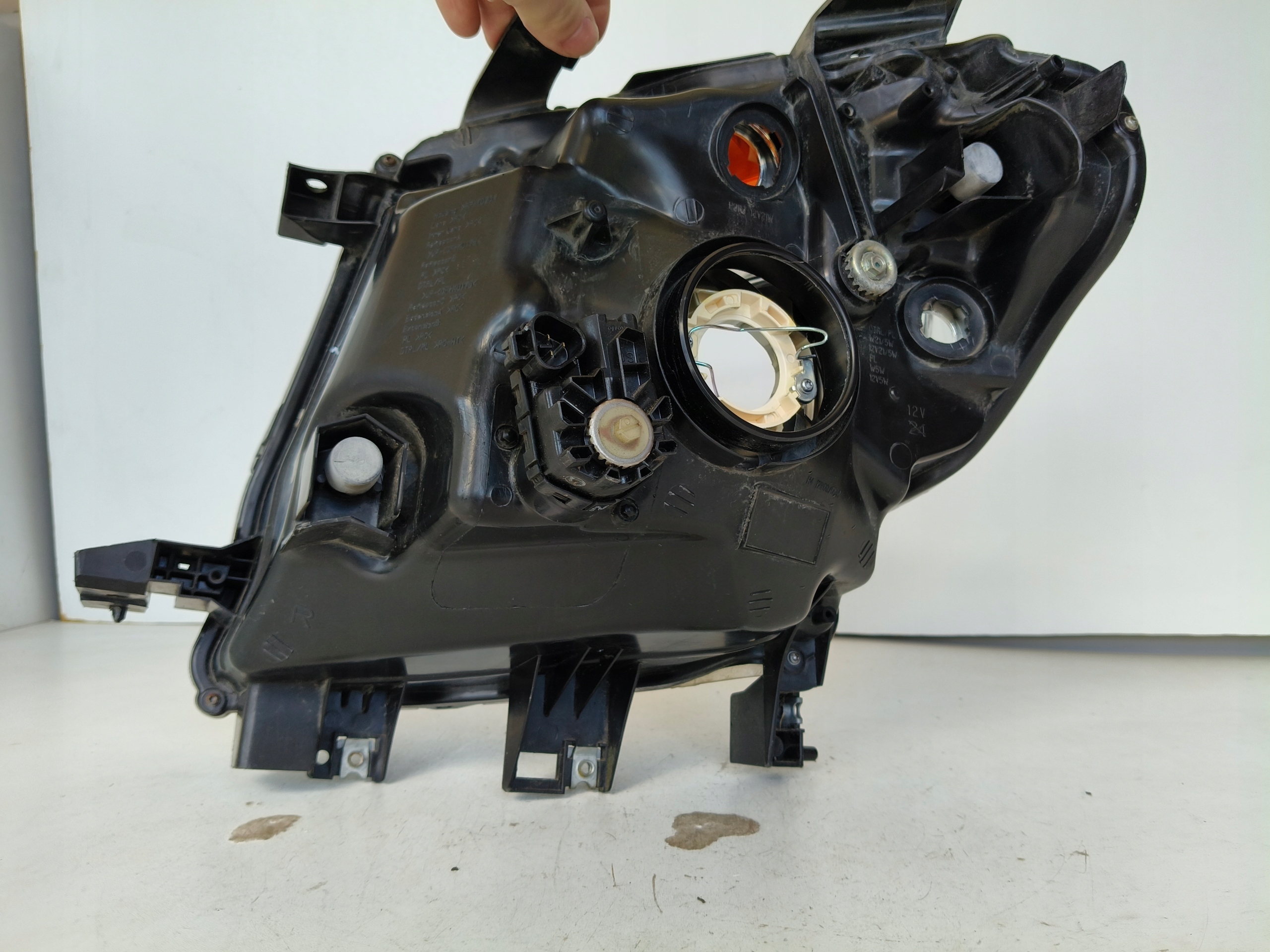 light right REFLEKTOR FORD RANGER 12-15