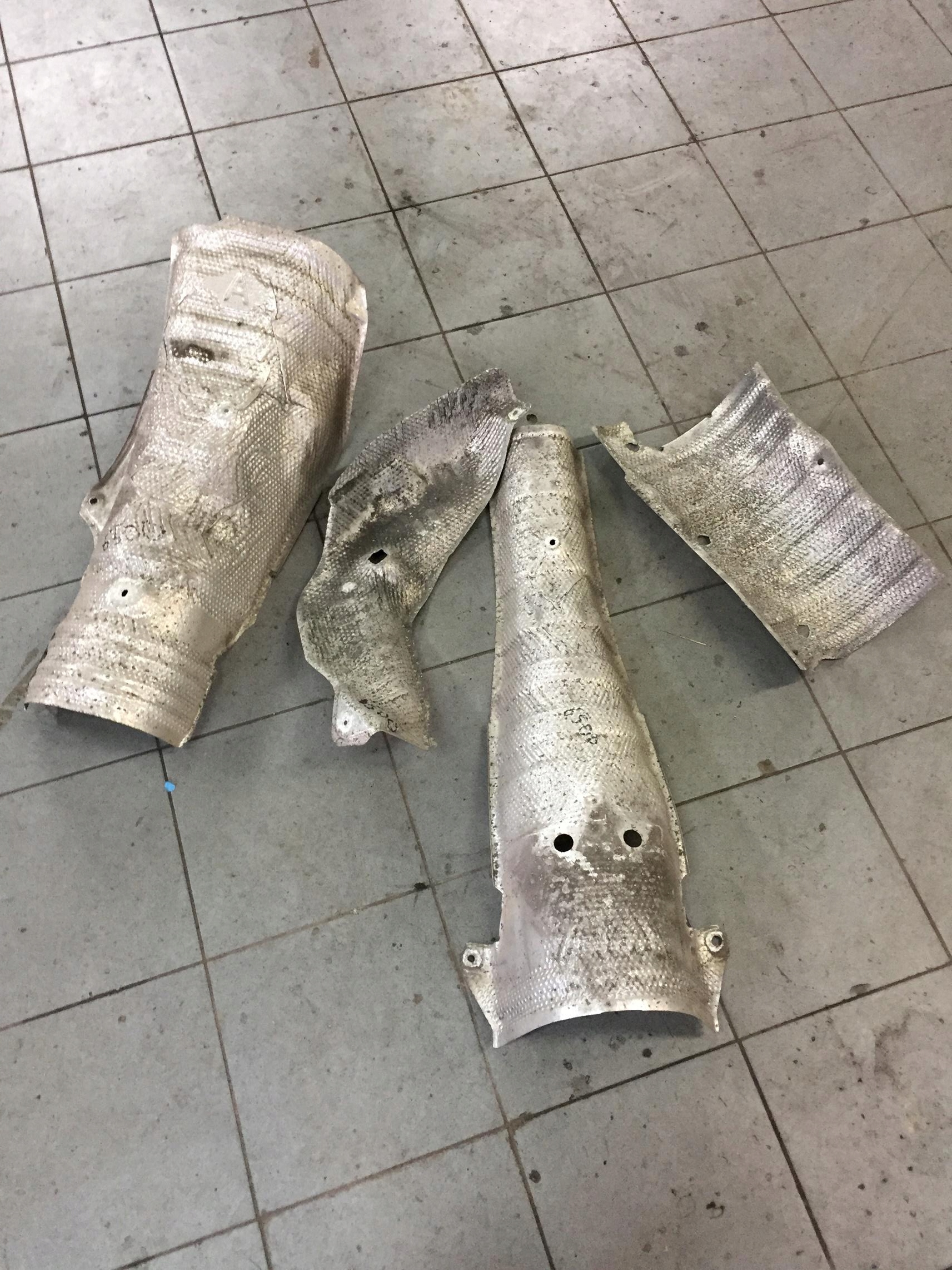 TOYOTA PRIUS III 09- OSŁONA TERMICZNA WYDECHU