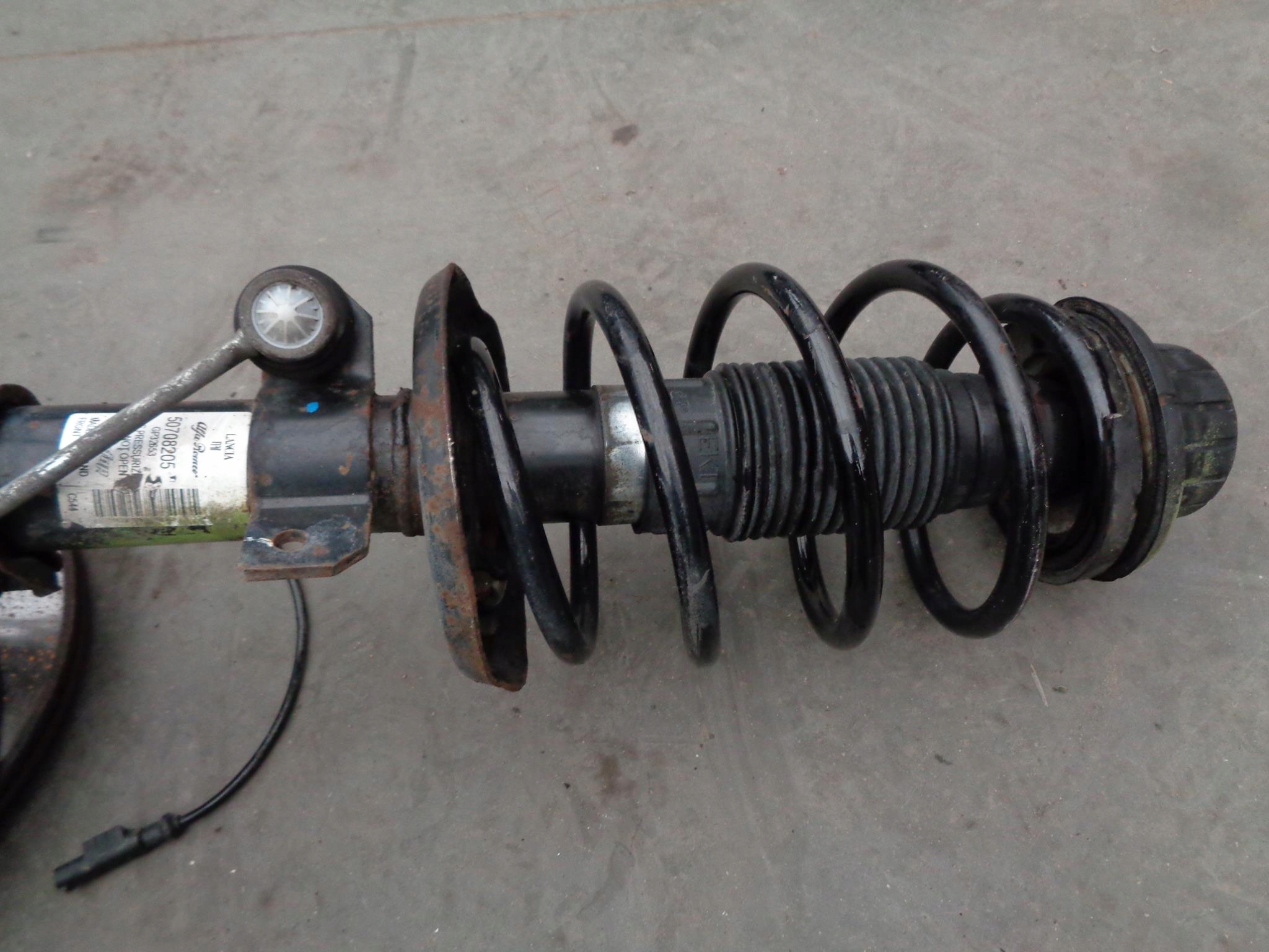 поворотный кулак, цапфа BRAVO 2 II 1.9 8V левый