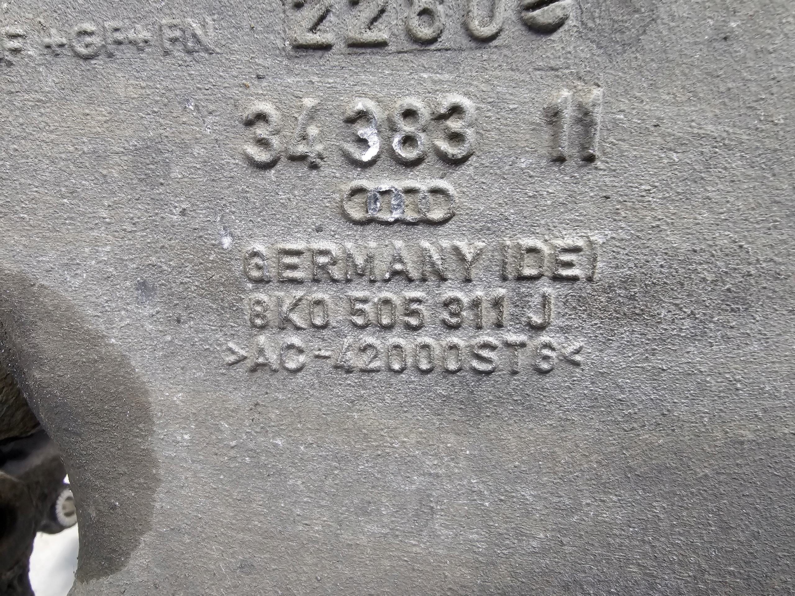 swing left rear part AUDI A4 B8 A5 8K0505311J