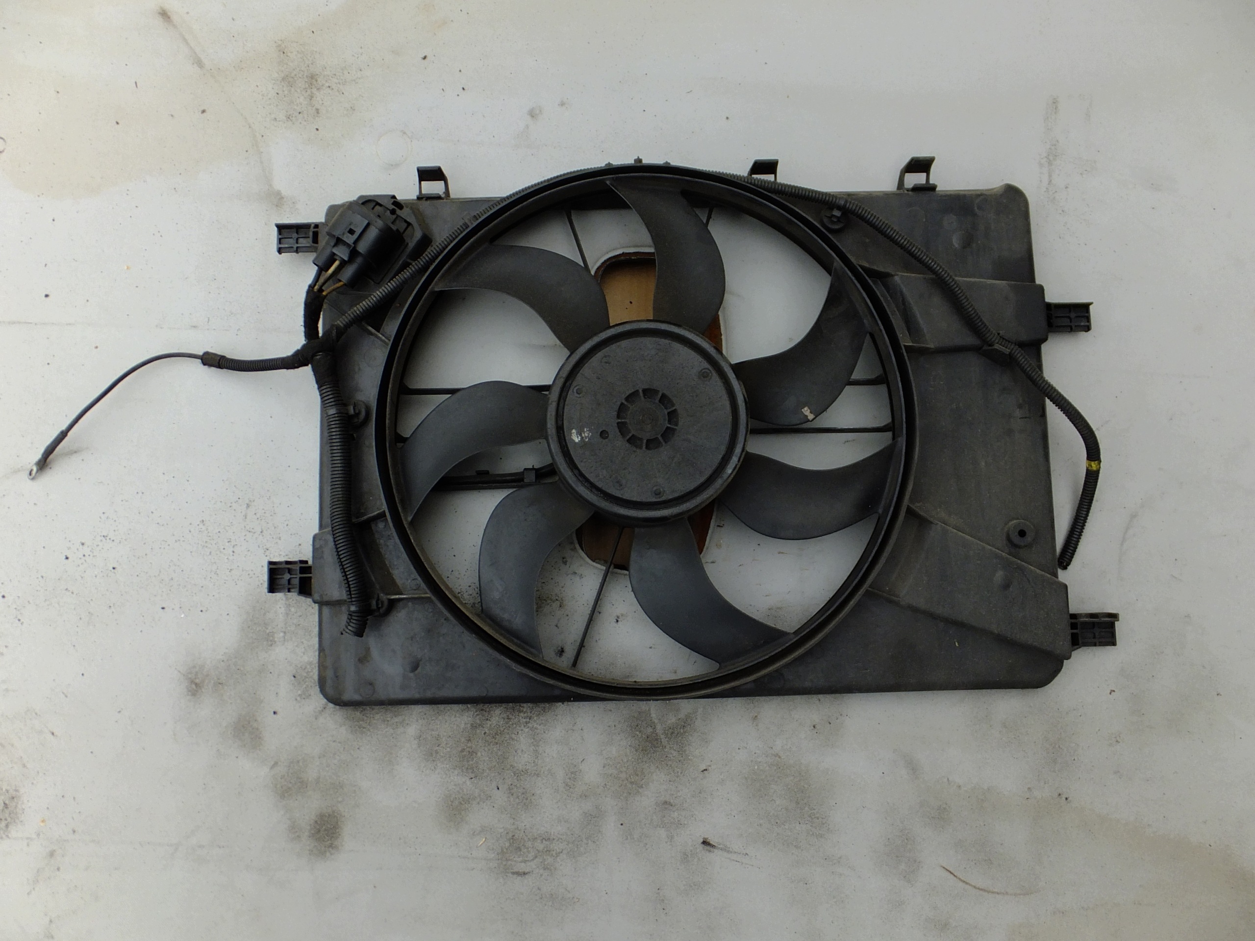 ventilátor chladiče opel astra J IV 1,7 cdti 2010r