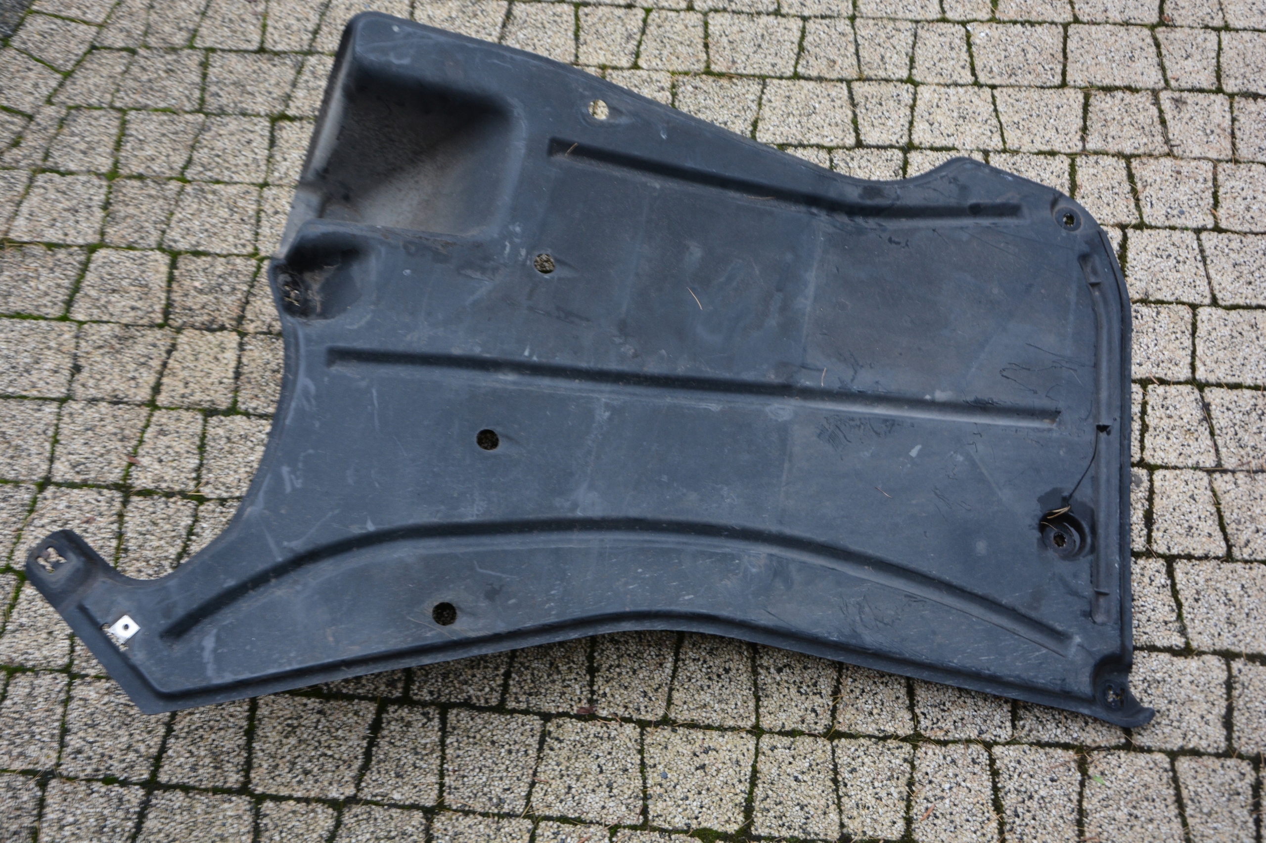 защита шасси Audi A6 C7 4G0825219C