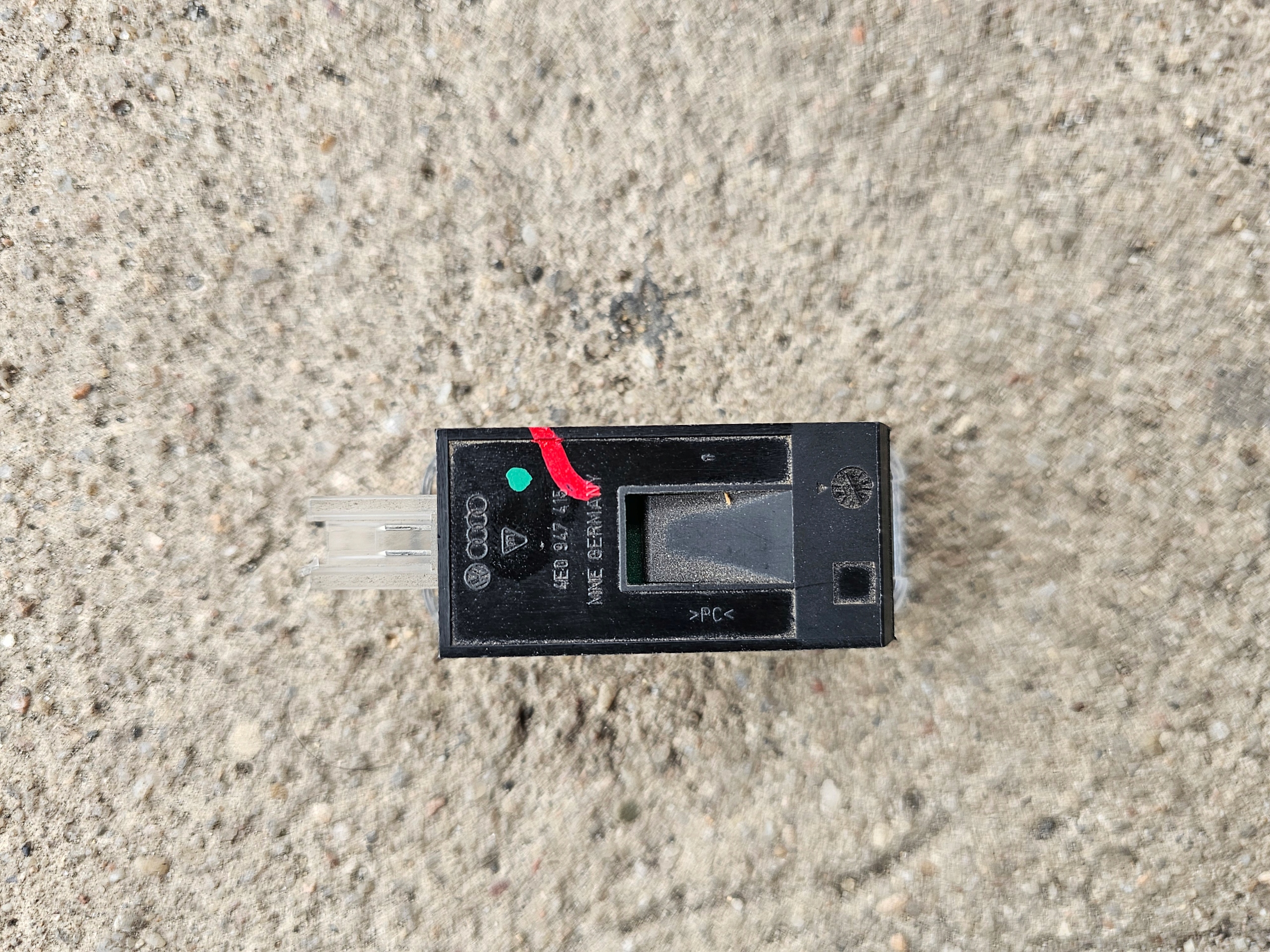 лампочка внутренний led Audi OE 4E0947415
