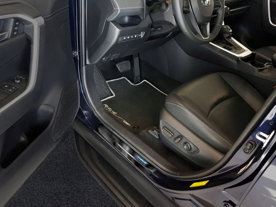 Listwy progowe Toyota Rav 4 V 2018+ Hybrid Producent Avisa