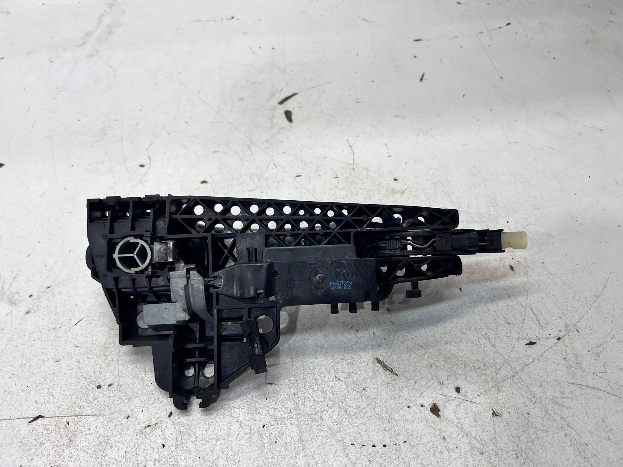 handle exterior door left rear part AUDI Q7 4M LZ7S 4M0837885A