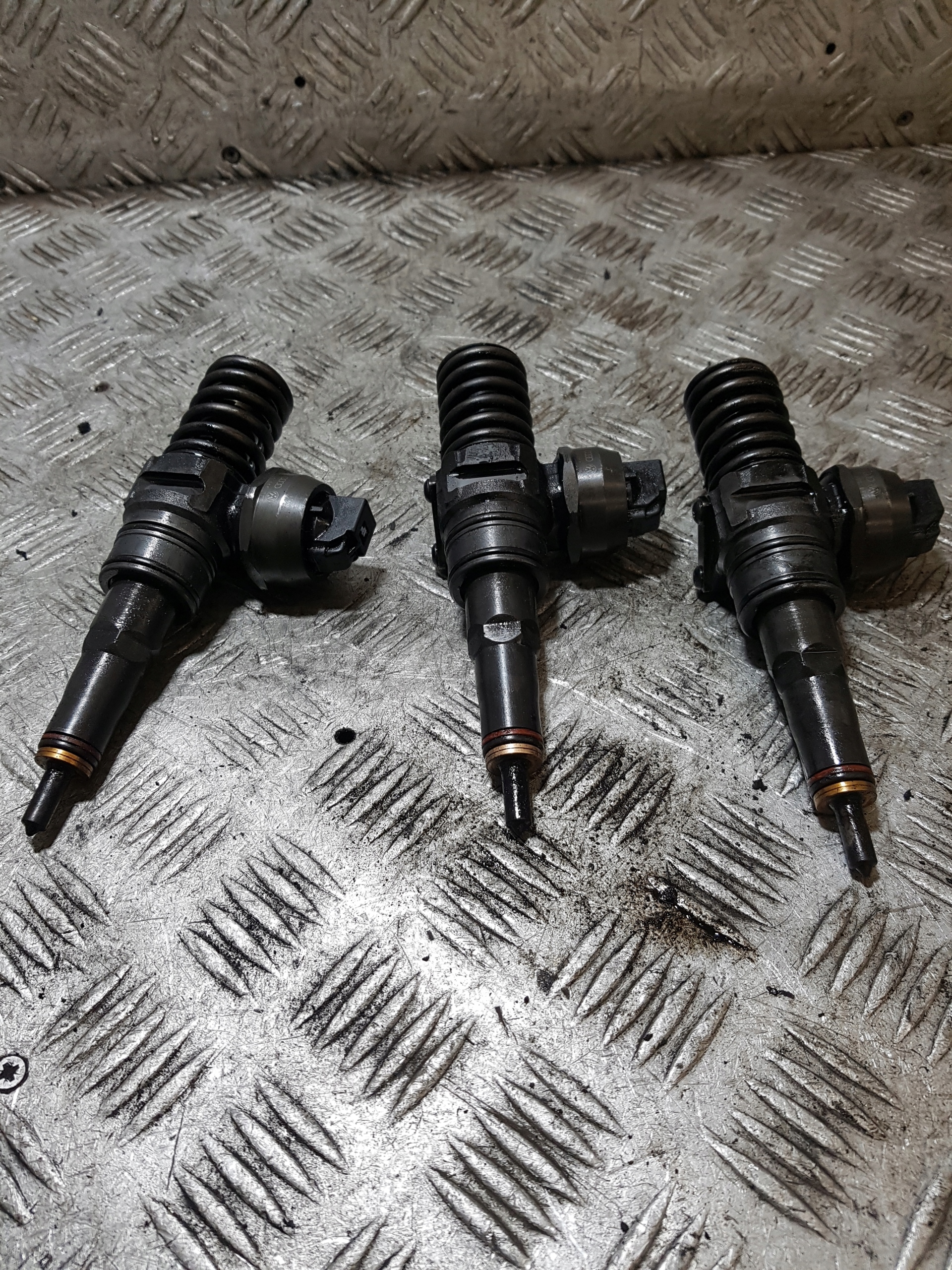 POMPOWTRYSKIWACZE KOMPLET SKODA FABIA 2 038130073AG
