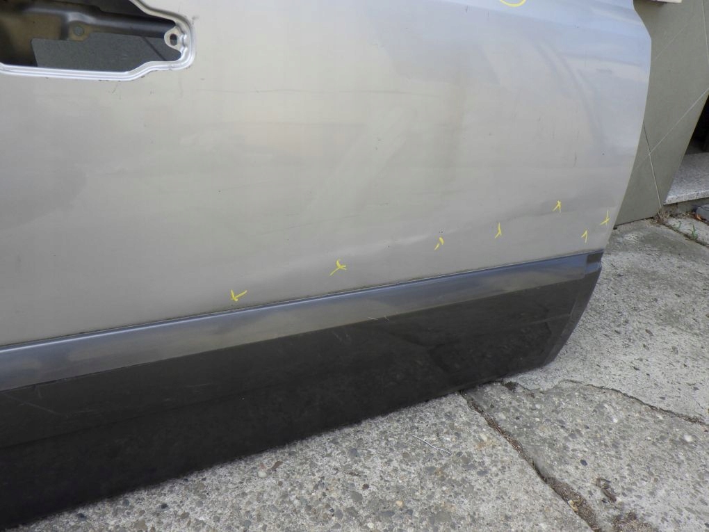 KIA SORENTO 02- door right front