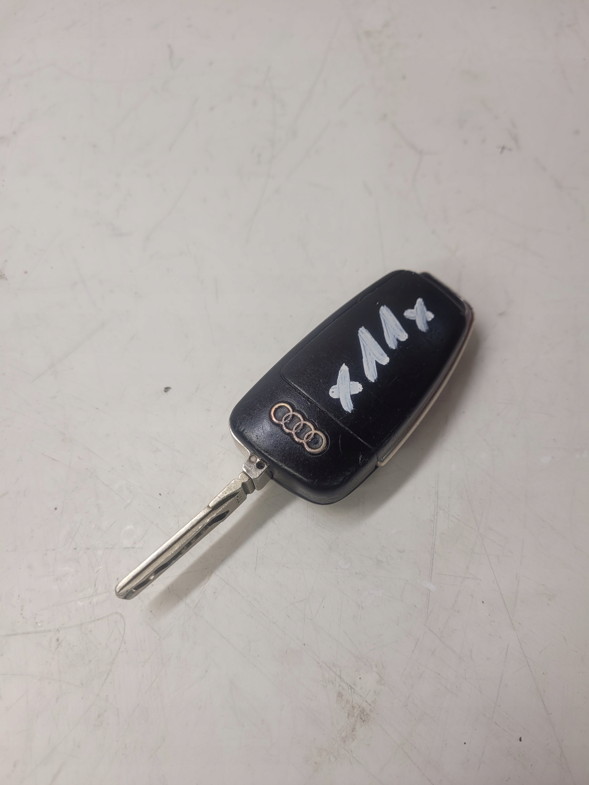key PILOT SCYZORYK AUDI A6 C6 Q7 4F0837220R 11