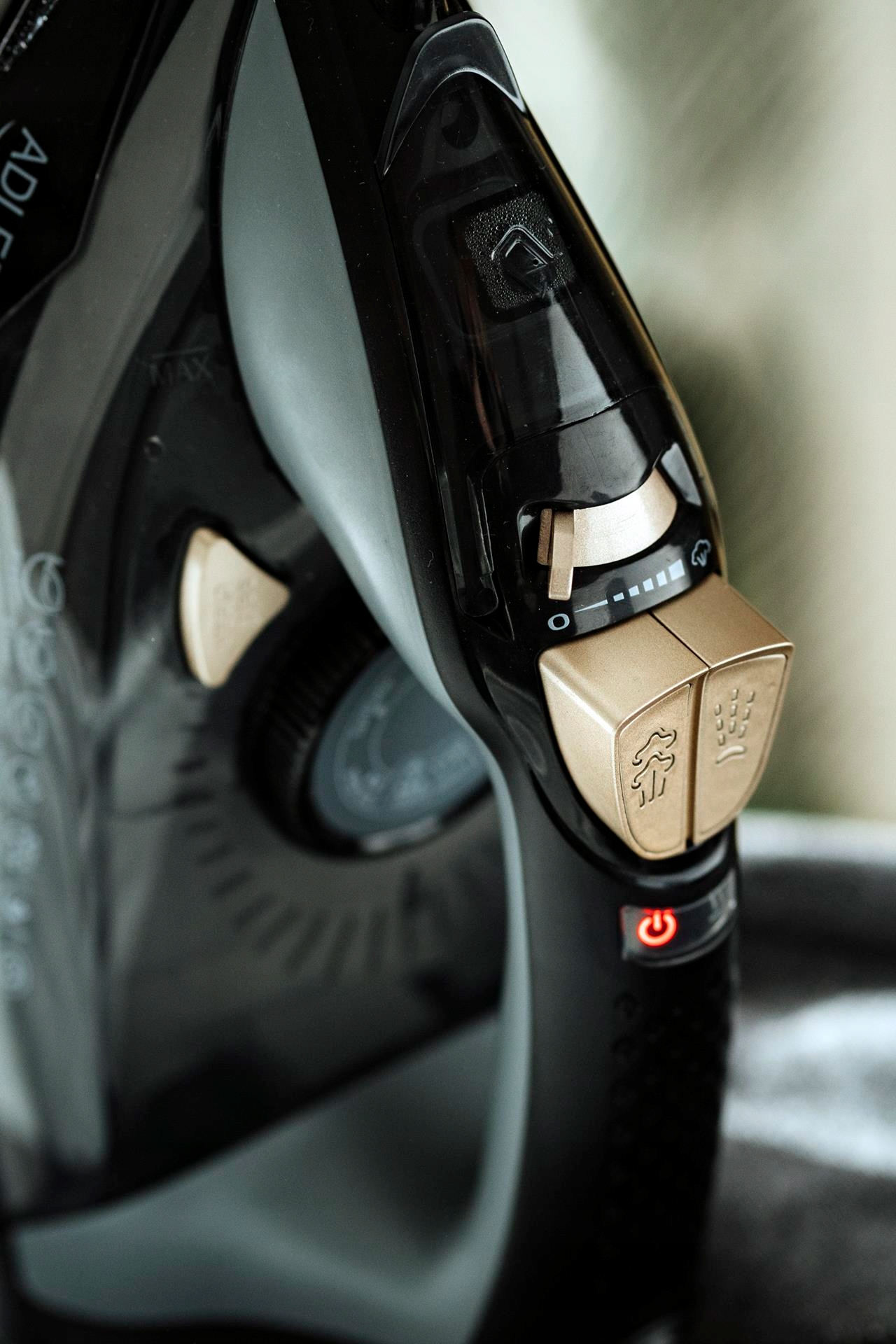 ŻELAZKO PAROWE 3000W STRAŻAK ANTI-CALC ANTI-DRIP Regulacja temperatury pokrętło