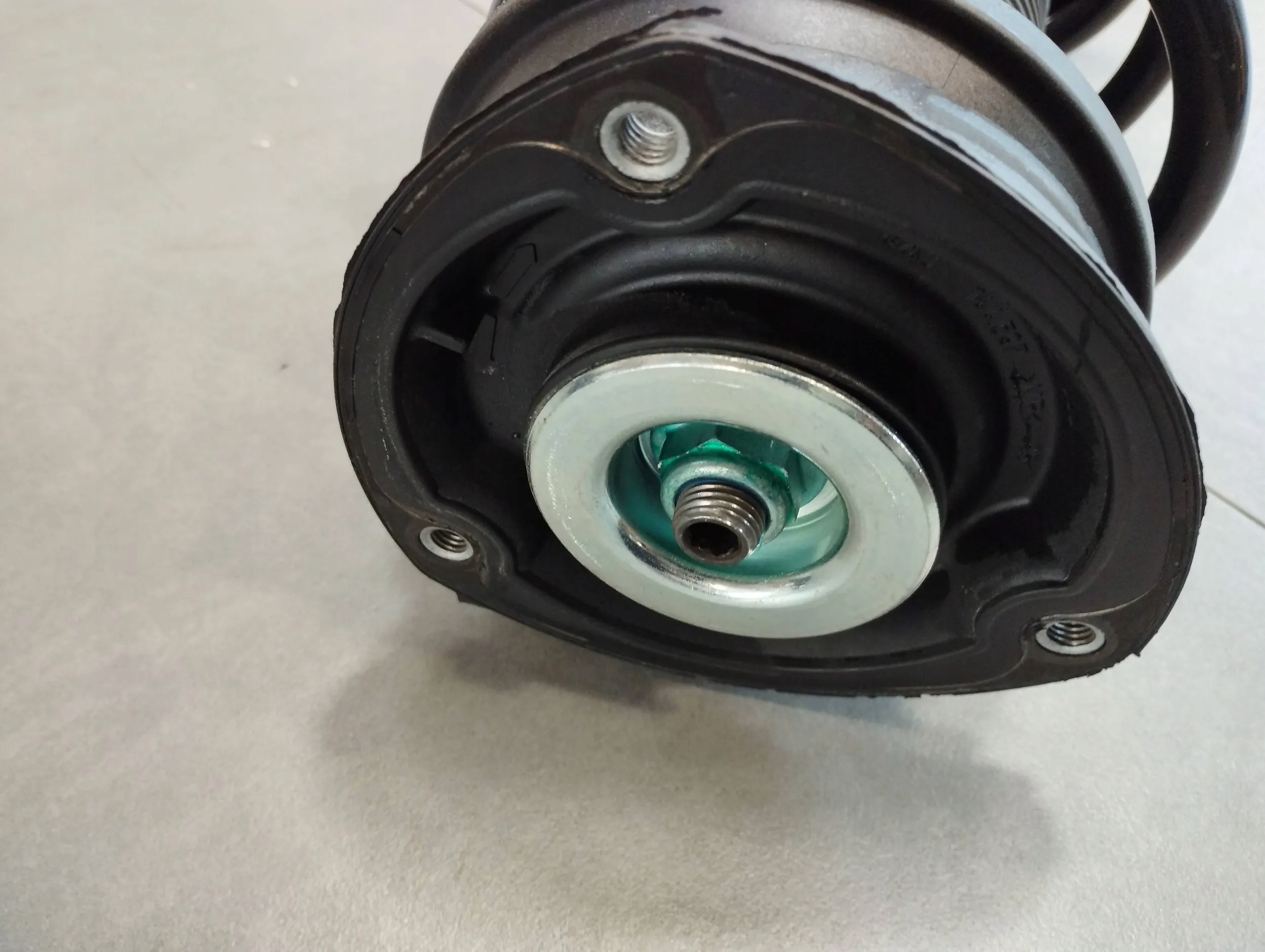 Audi A3 8V 1.6 TDI shock absorber front 5Q0413023CP