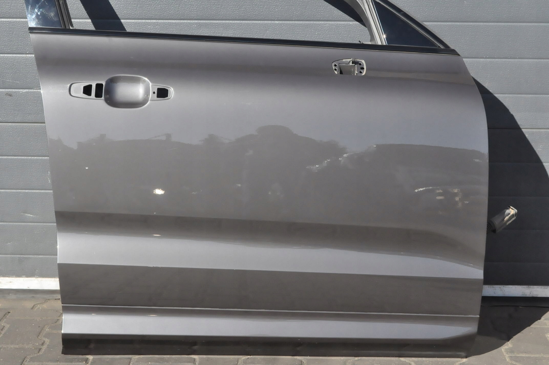 VOLVO XC60 II DRZWI PRAWY PRZÓD PRZEDNIE PRAWE PRZEDNIE 731 Strona zabudowy przód - prawa