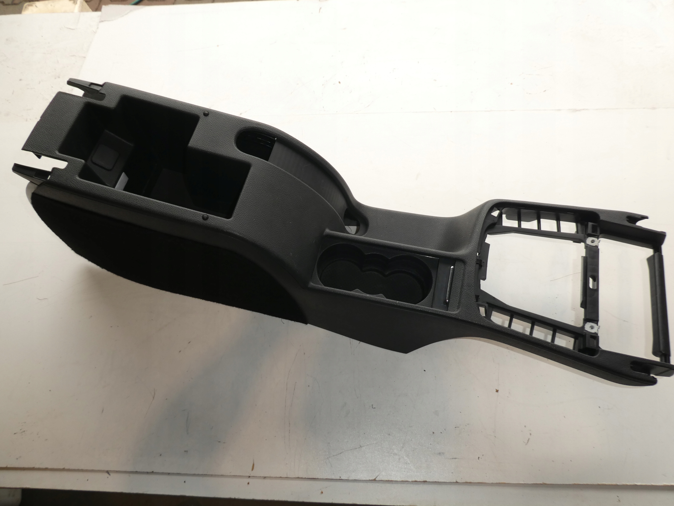 TUNEL central SKODA SUPERB 2 II 3T0863241B