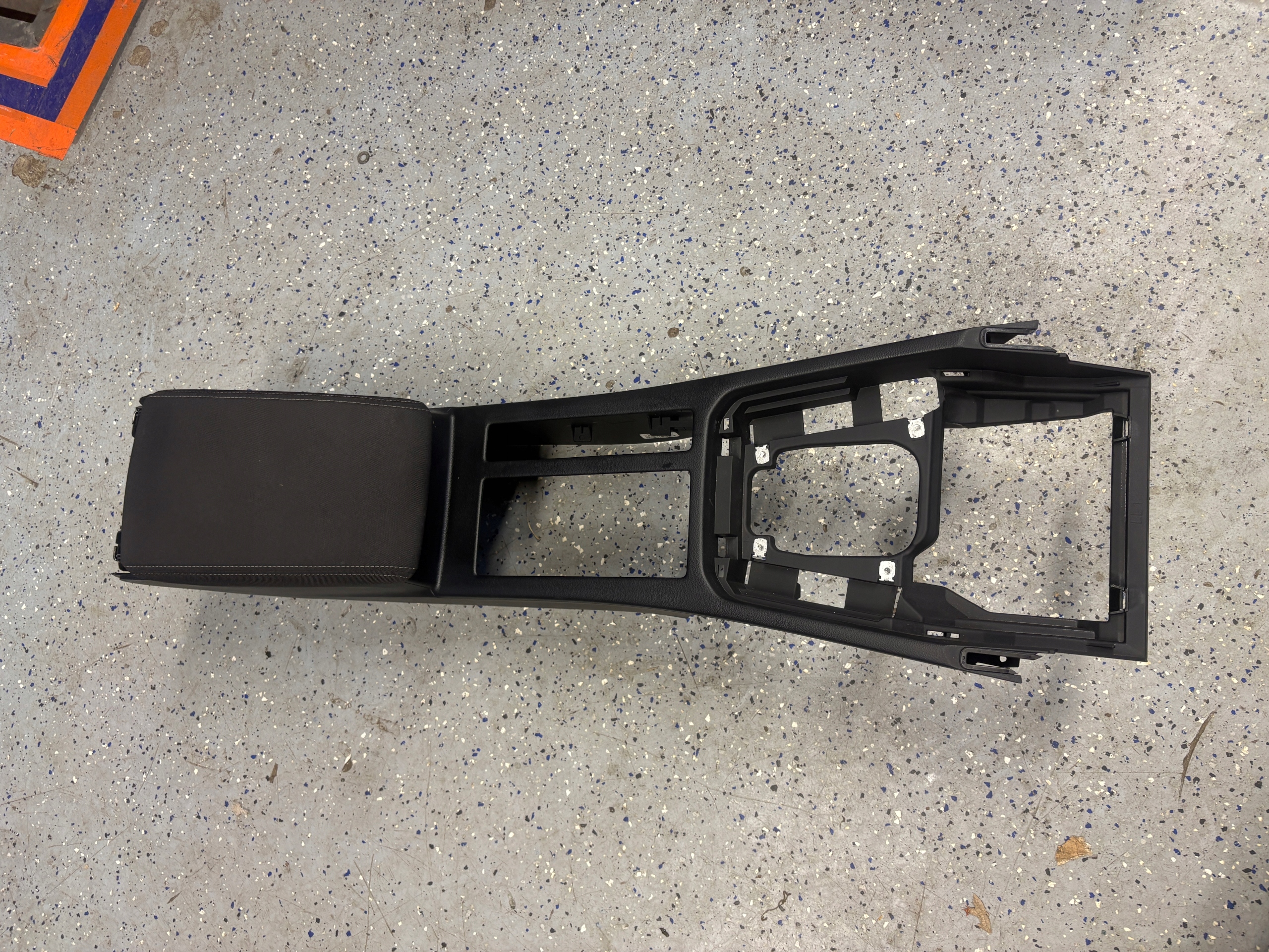 VW PASSAT B8 TUNEL central armrest 3G1863241C
