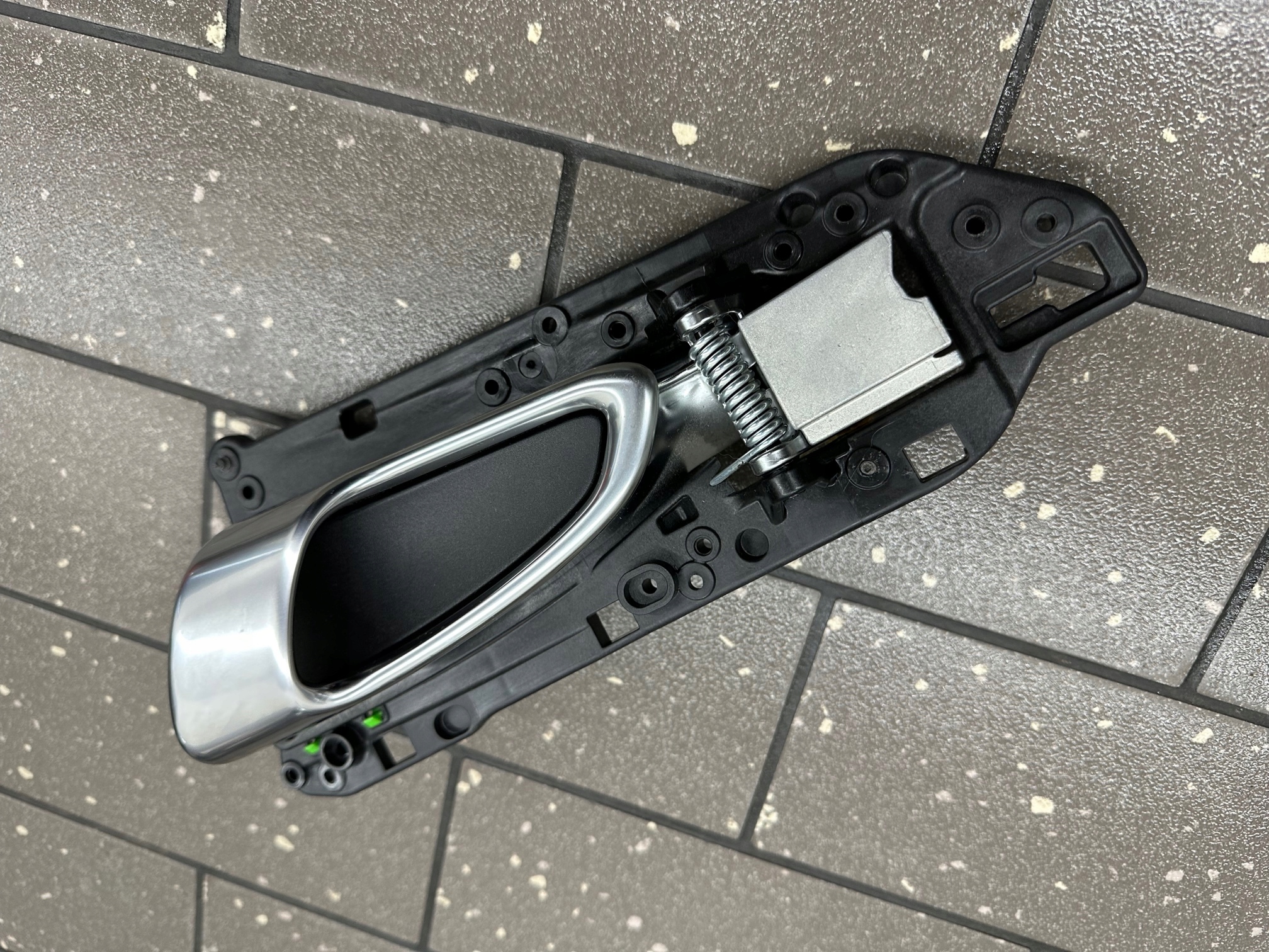 99155552102 - РУЧКА ЛІВИХ ДВЕРЕЙ PORSCHE 982 CAYMAN BOXSTER 718