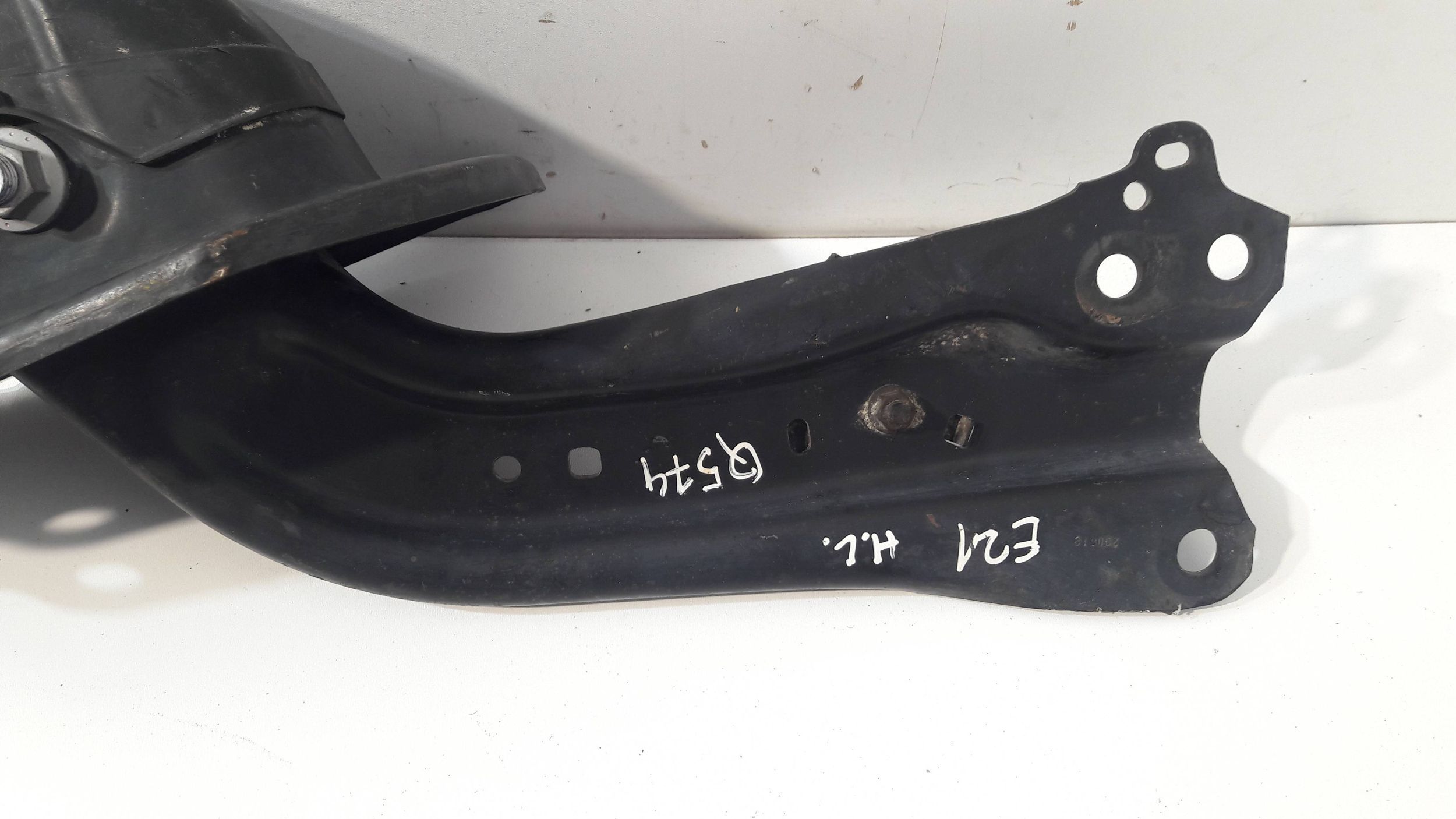 Toyota Corolla E21 arm rear left (Q574)