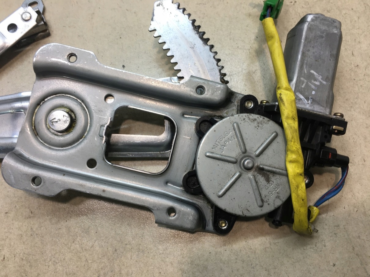 window regulator left rear part LEGACY III