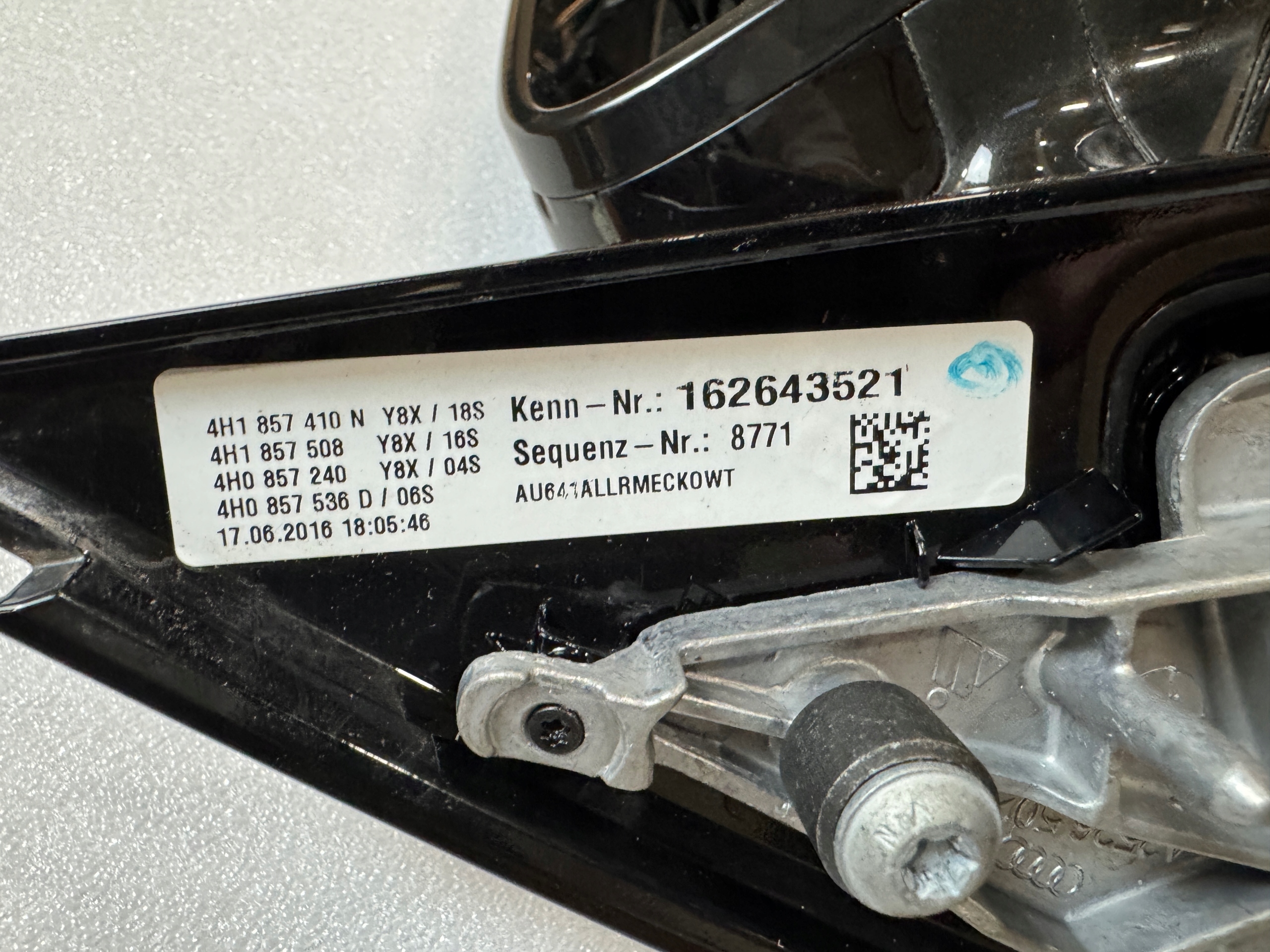 зеркало правое наружное 14 + 2 пин с америка Audi A8/S8 4H1857410N
