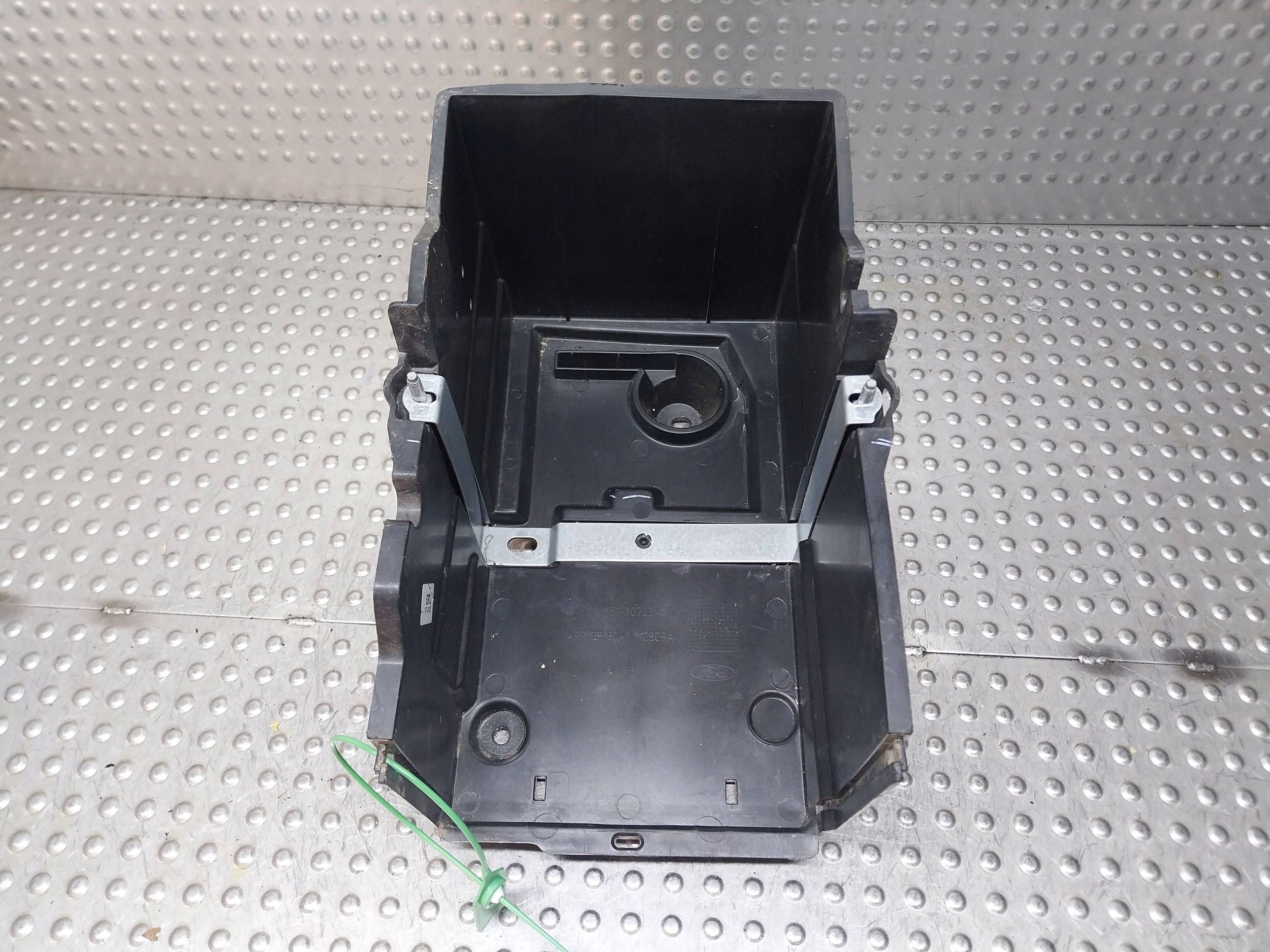 Blende Abdeckung Gehäuse AKUMULATORA AM51-10723-AD FORD C-MAX MK2 FOCUS MK3