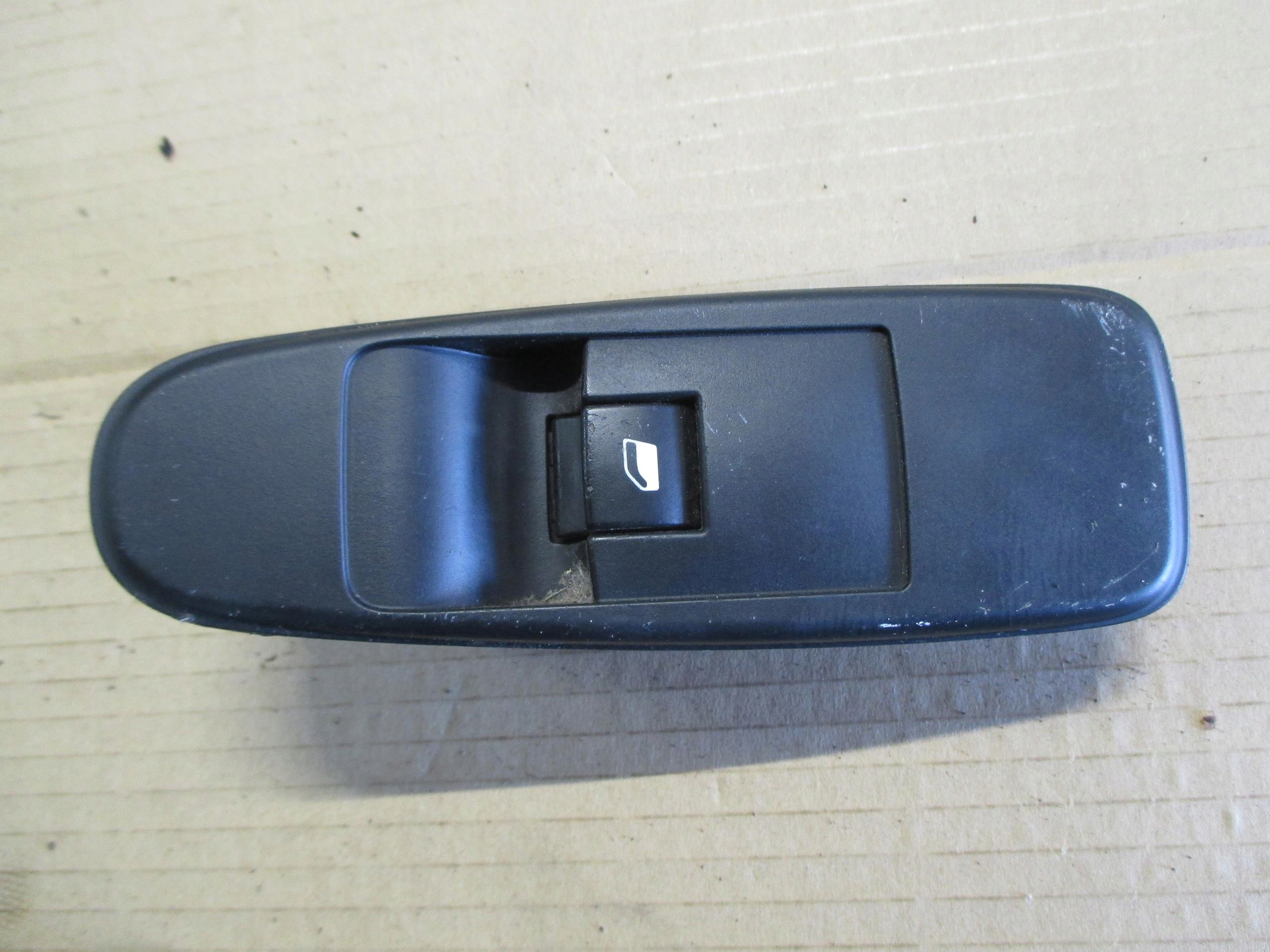 CITROEN C4 PICASSO 06-13 PRZEŁĄCZNIK SZYBY PP