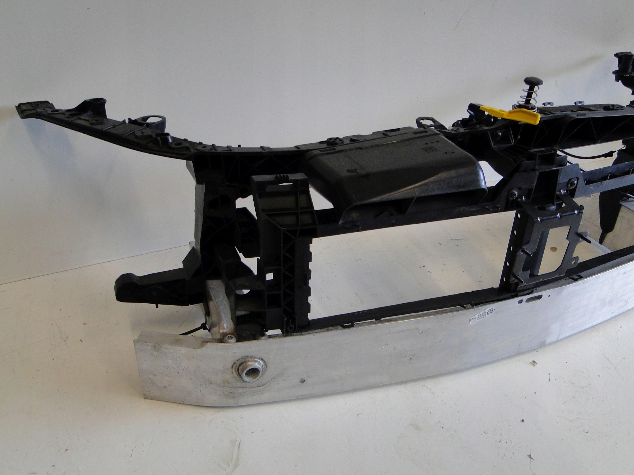 MERCEDES GLB X247 247 PAS PRZEDNI WZMOCNIENIE BELKA STREFY KOMPLET Producent części Mercedes-Benz OE