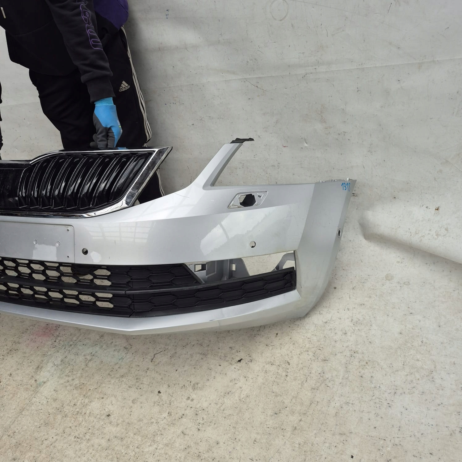 SKODA OCTAVIA III LIFT 17- bumper front front SPR PDC 5E0807221N