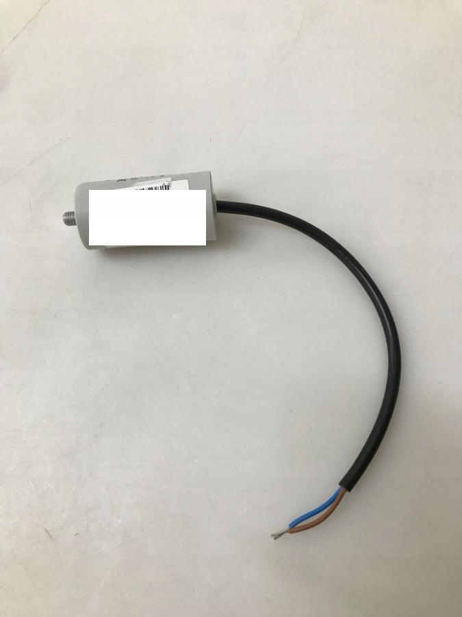 KONDENSATOR 12,5 F, 5%, 450 V, 35 X 70 V Moc bierna 1 var