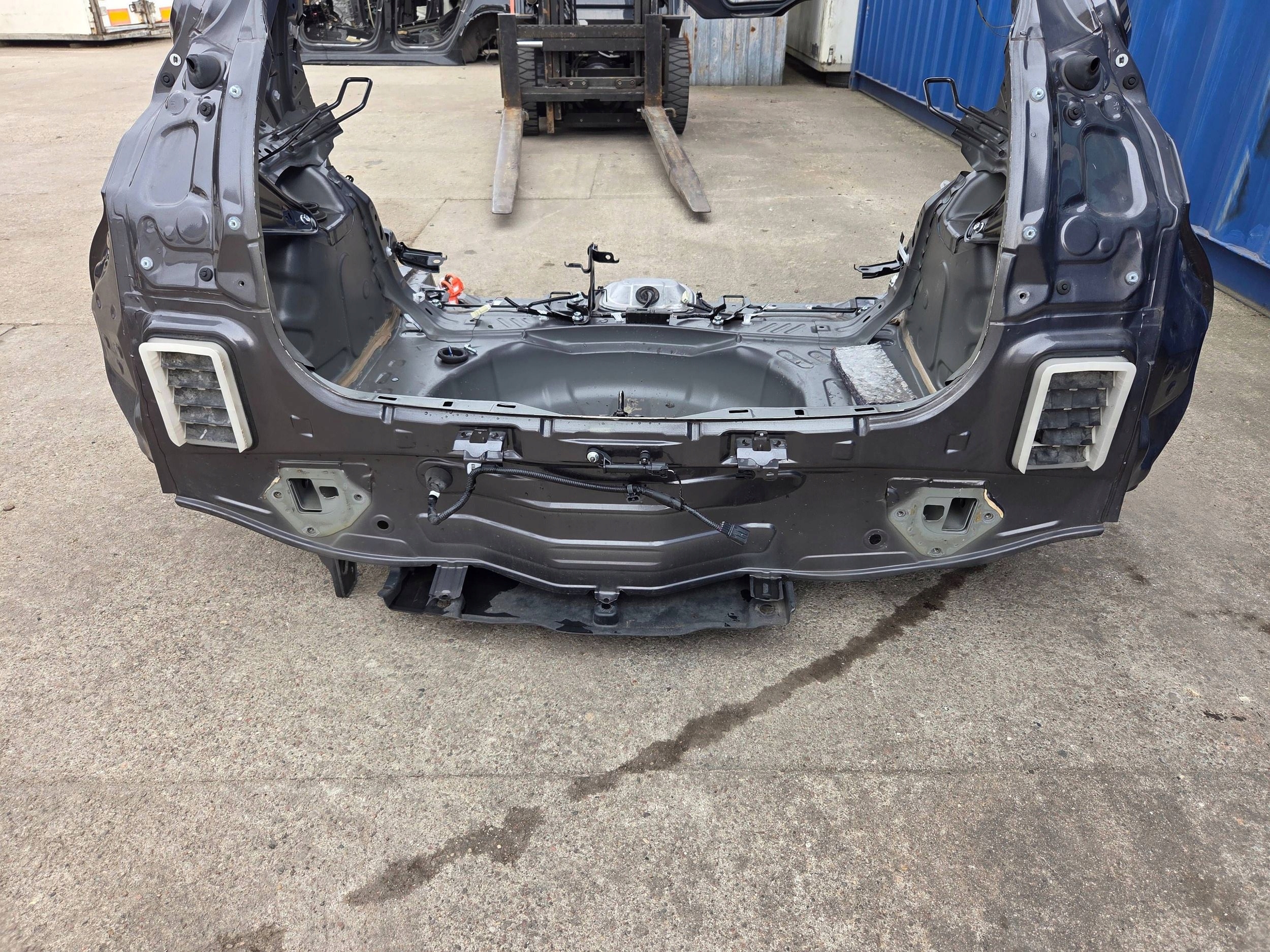 Toyota Yaris IV XP21 rear part floor boot 1G4