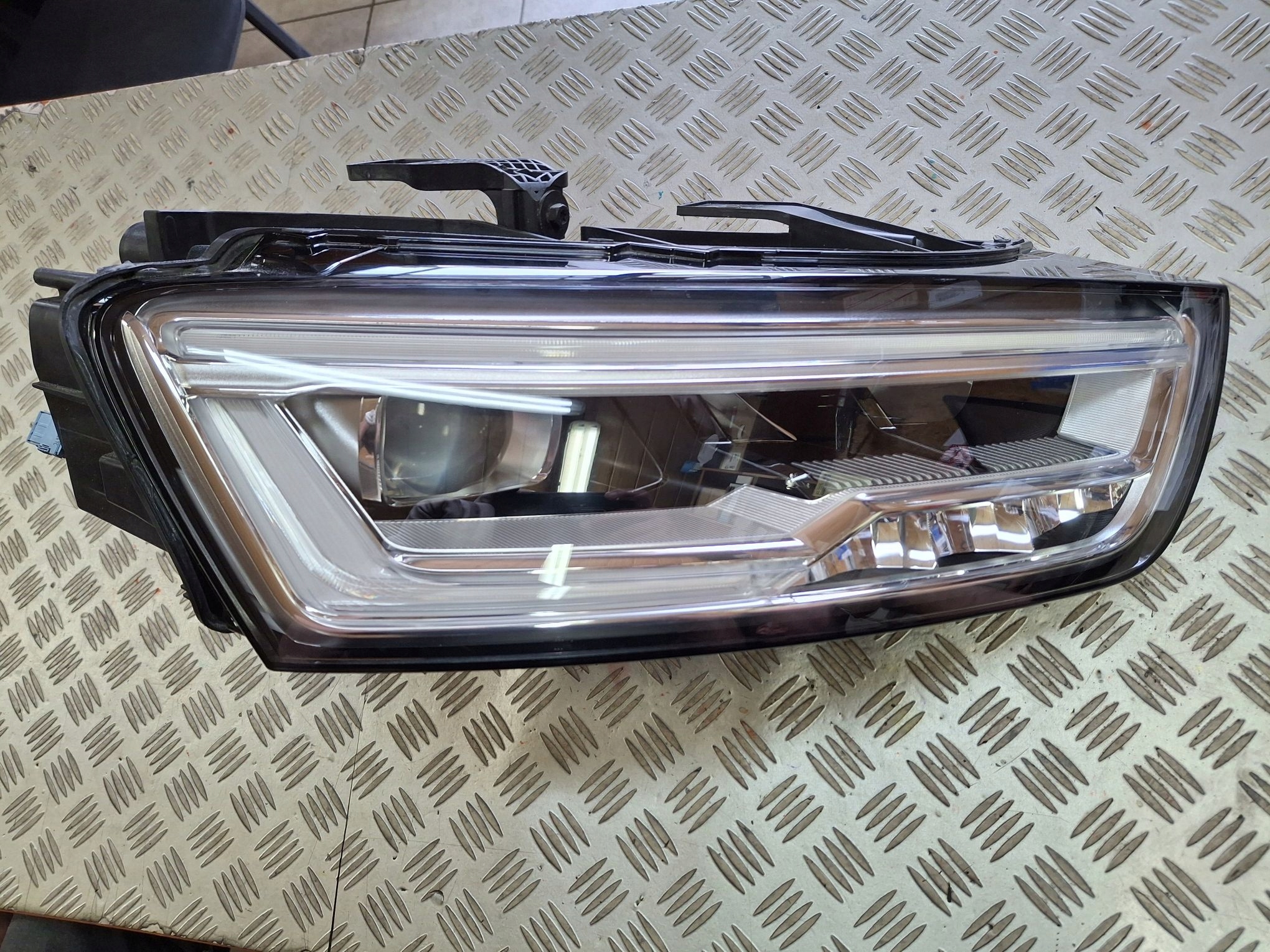 light right front FULL LED AUDI Q3 and LIFT 2014R->