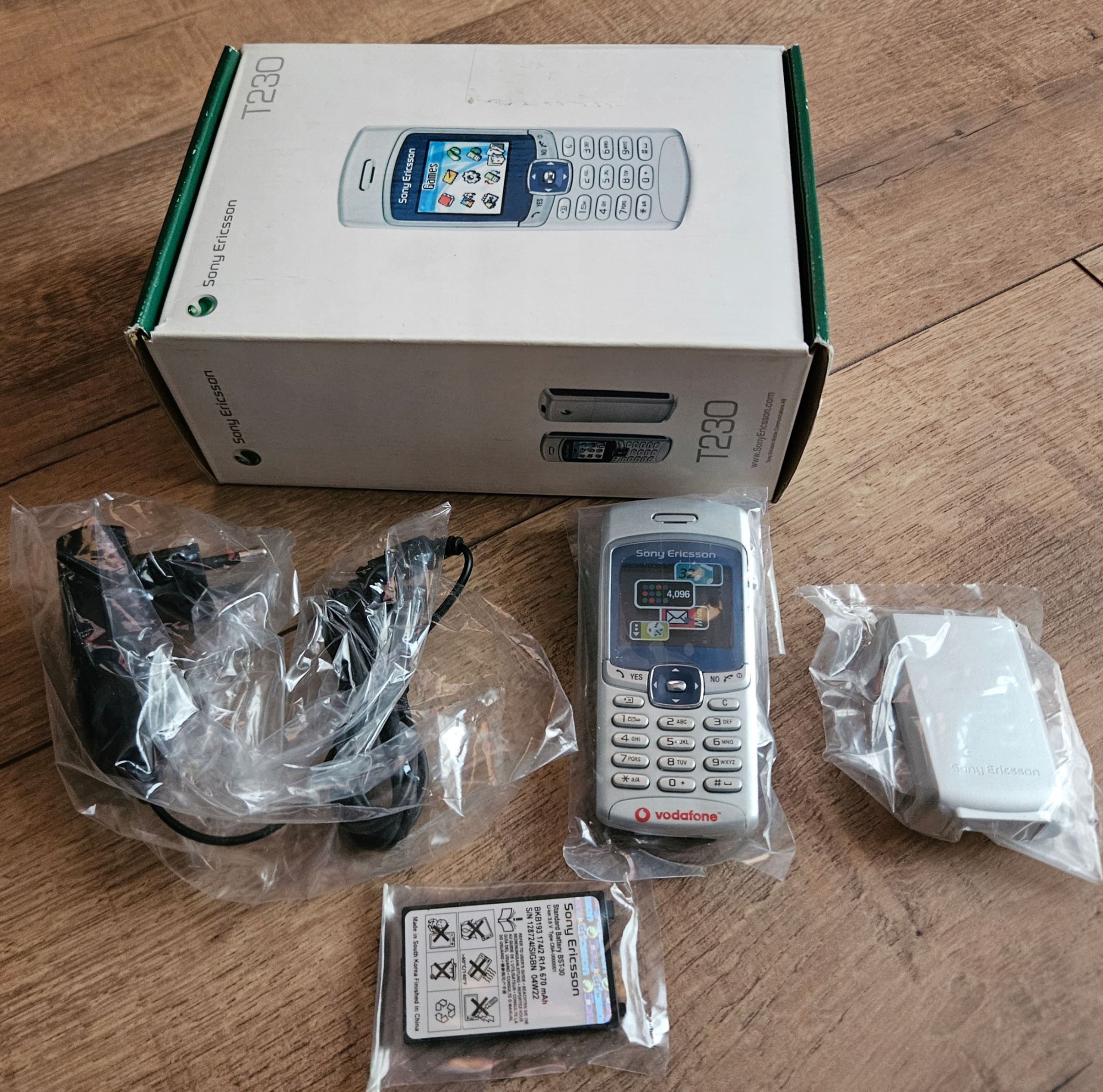 Sony Ericsson T230 Blue Nowe Oryginalne Unikat Dla Kolekcjonera