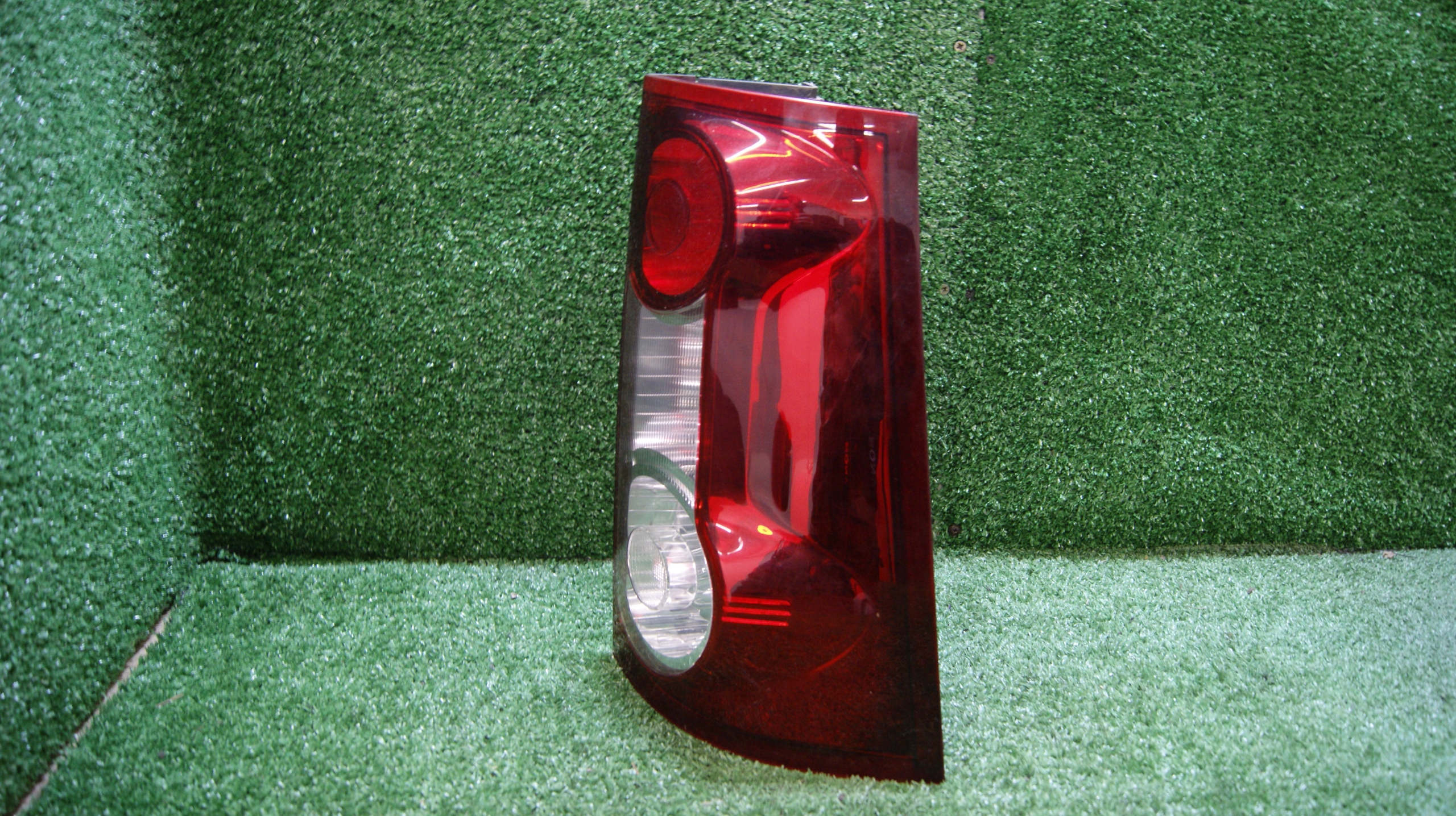 light right rear DACIA LOGAN 8200864610