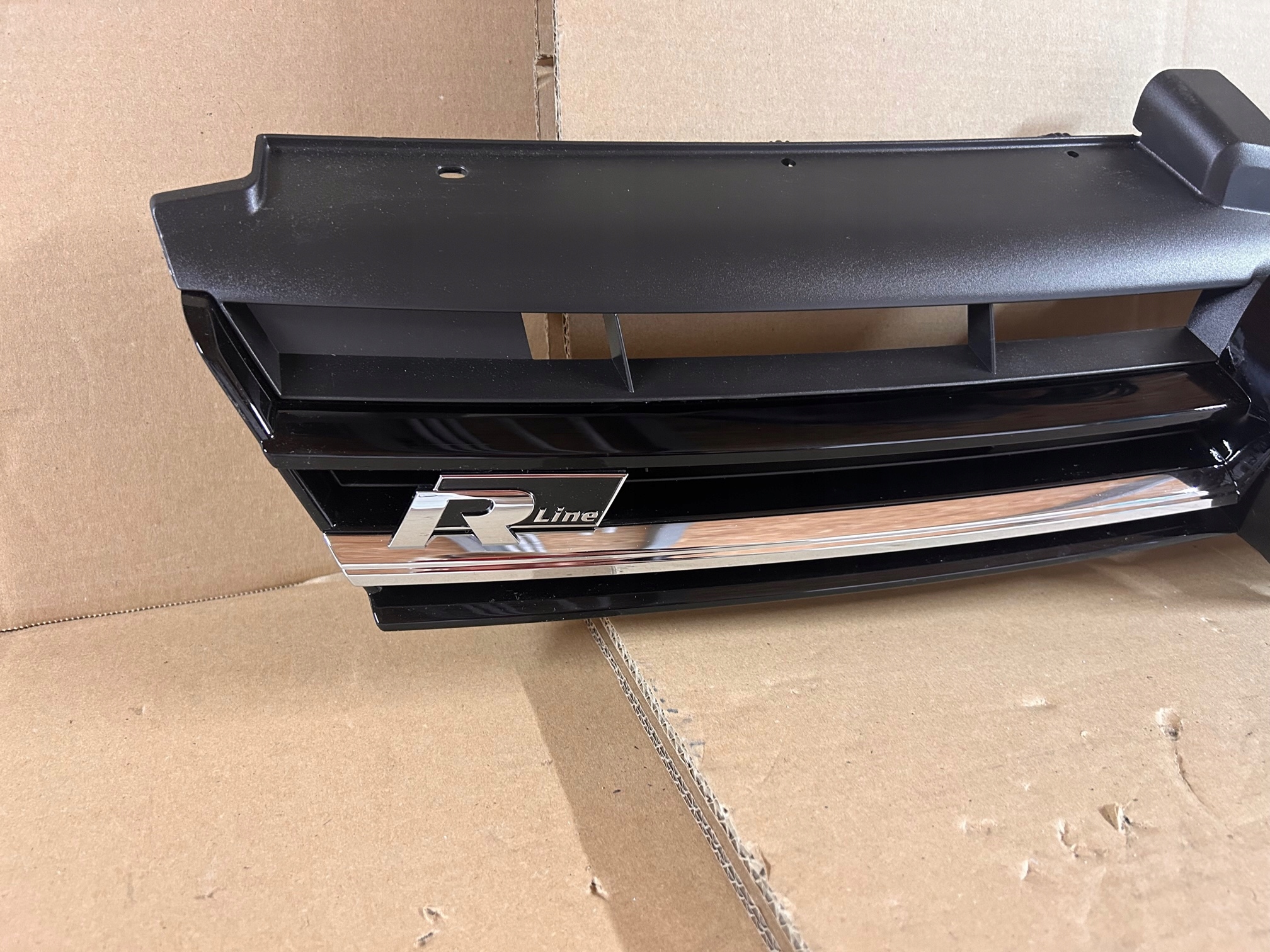 VW Golf V Kühlergrill FRONTGRILL Kühlergitter 5G0853651CP - Thumbnail 2
