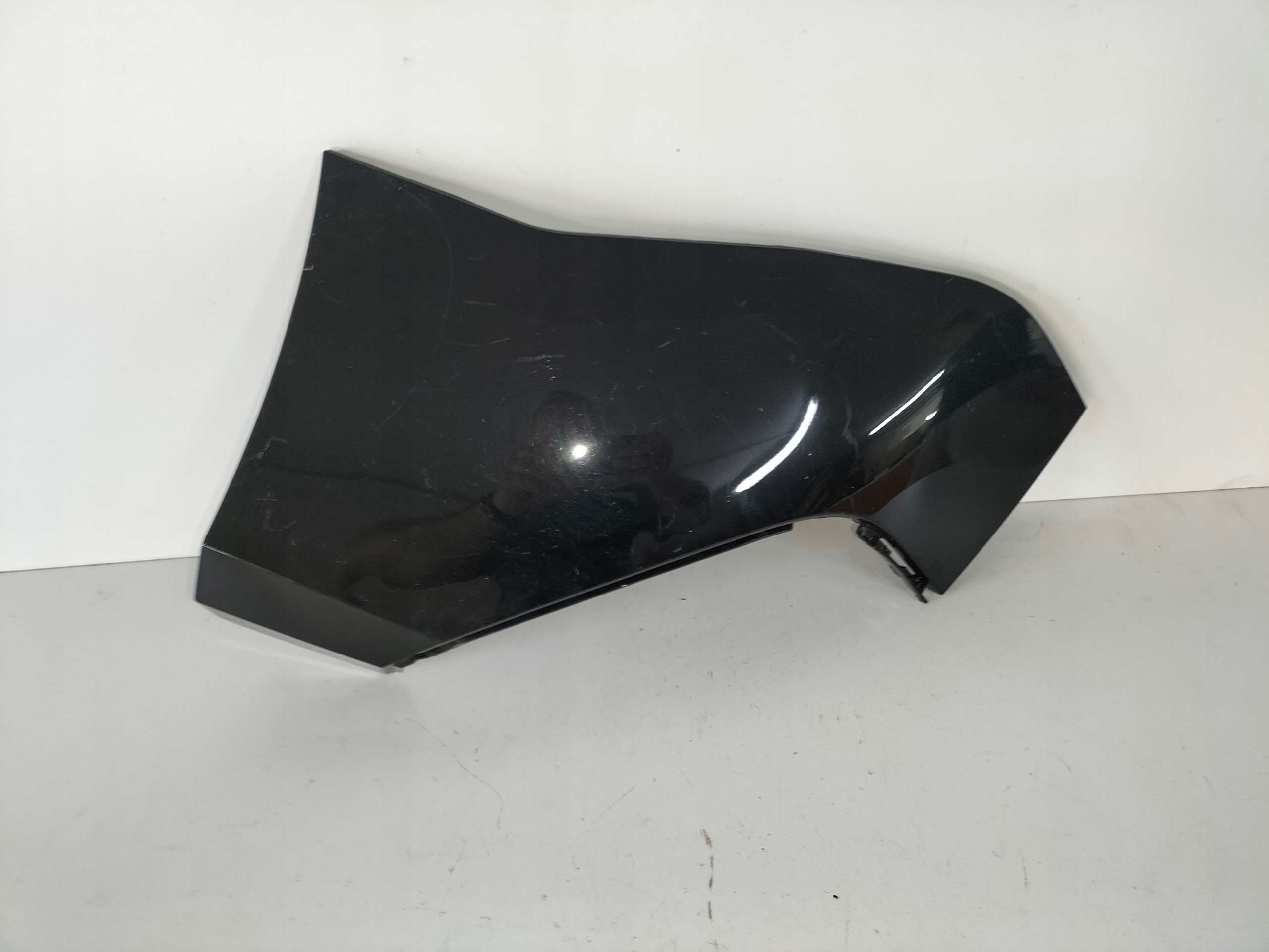 cap of a bumper rear part left BMW iX I20 21