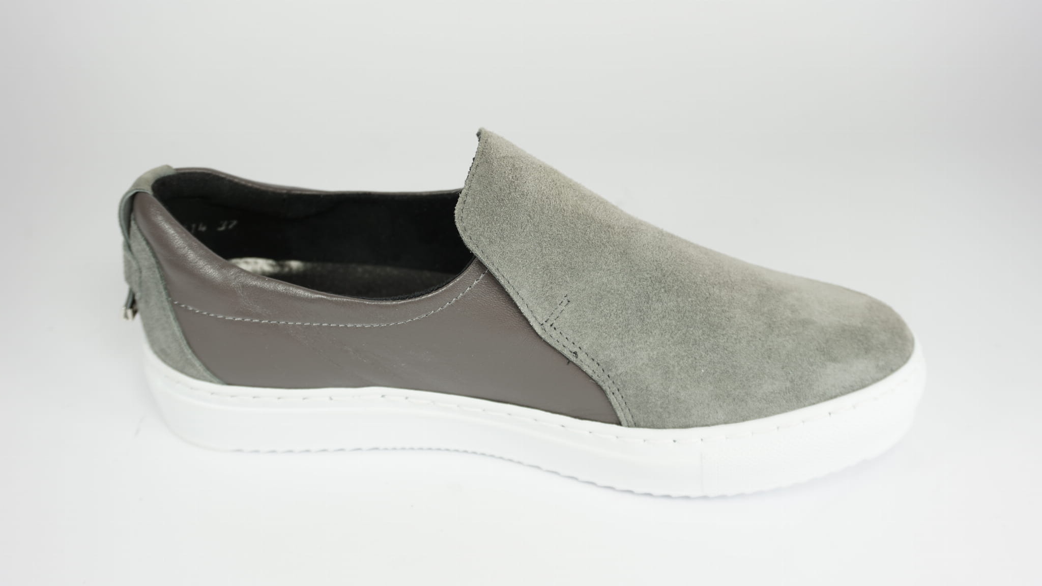 PÓŁBUTY DAMSKIE SLIP-ON NIK 05-0567-11 SZARY R41 Długość wkładki 26.5 cm