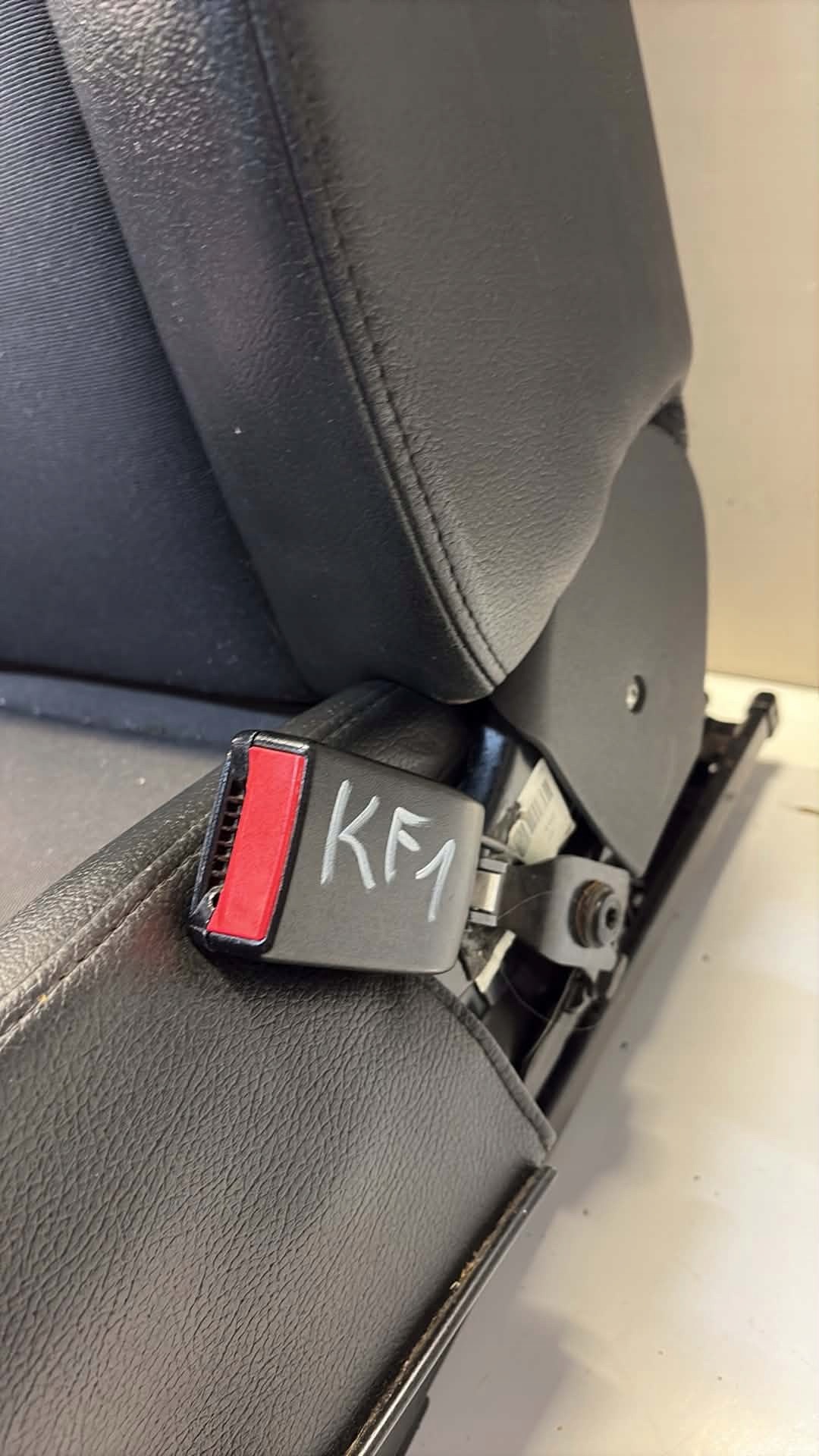 seat right front front side SAAB 93 9-3 welurowy CIEMNY pol leather