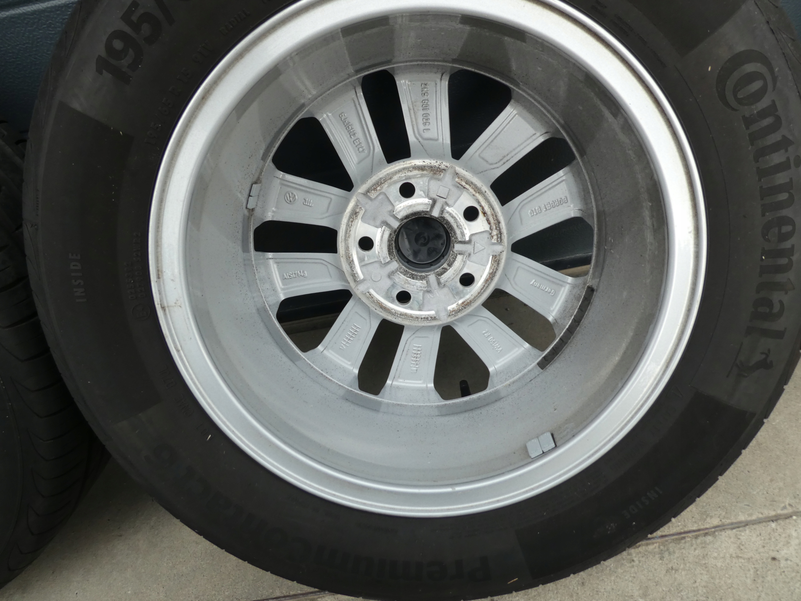 4X discs aluminium disc tyres VW CADDY 2K5601025D 195/65/15 2021/2018R
