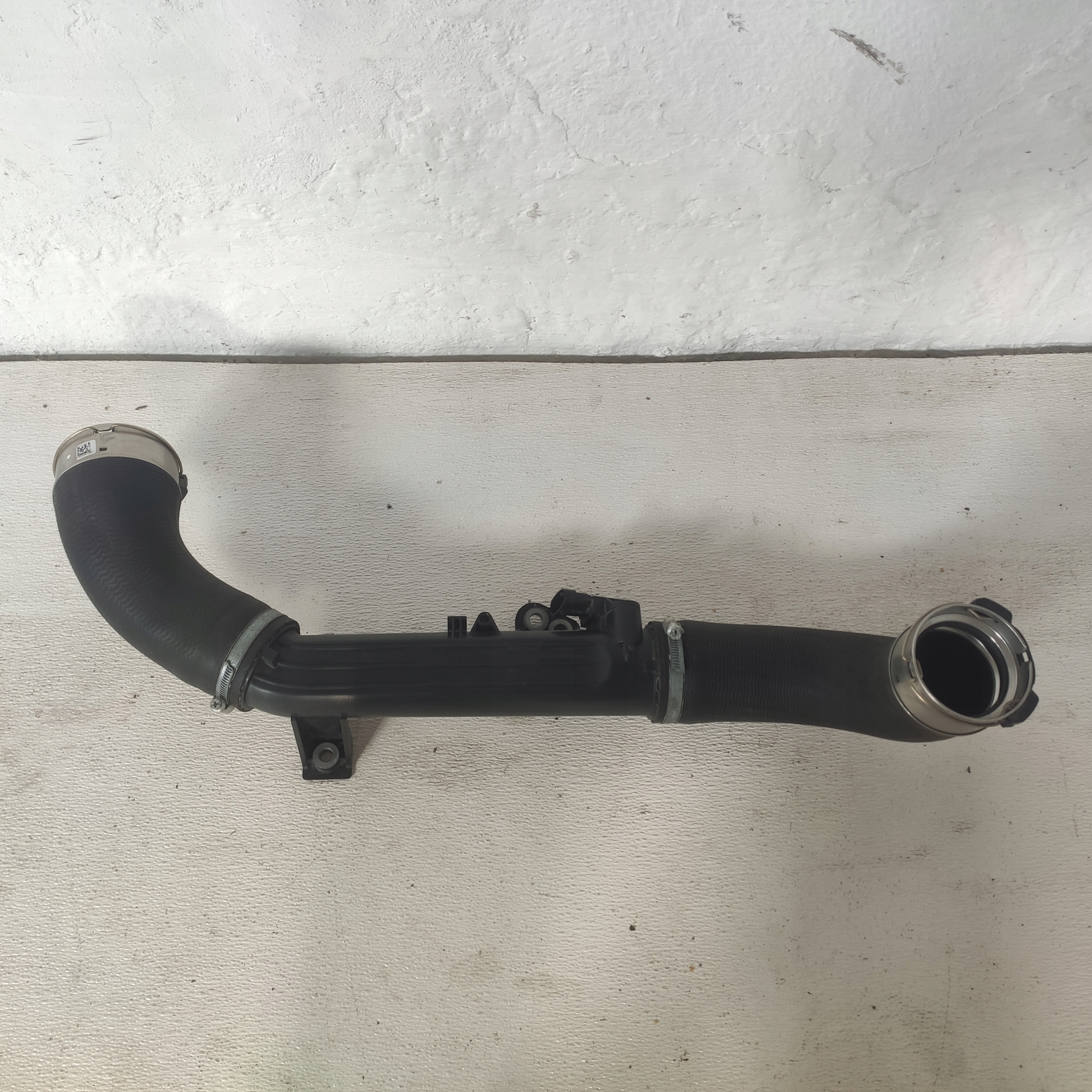 VOLVO XC40 2018 2.0 T5 cijev prijenos interkulera 32222150