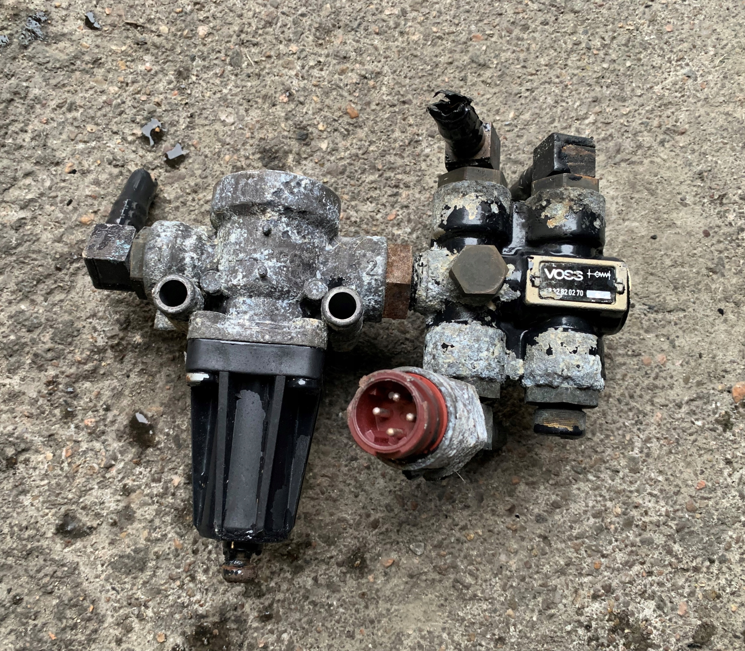 MAN TGA F2000 зворотний клапан VOSS 5232820270