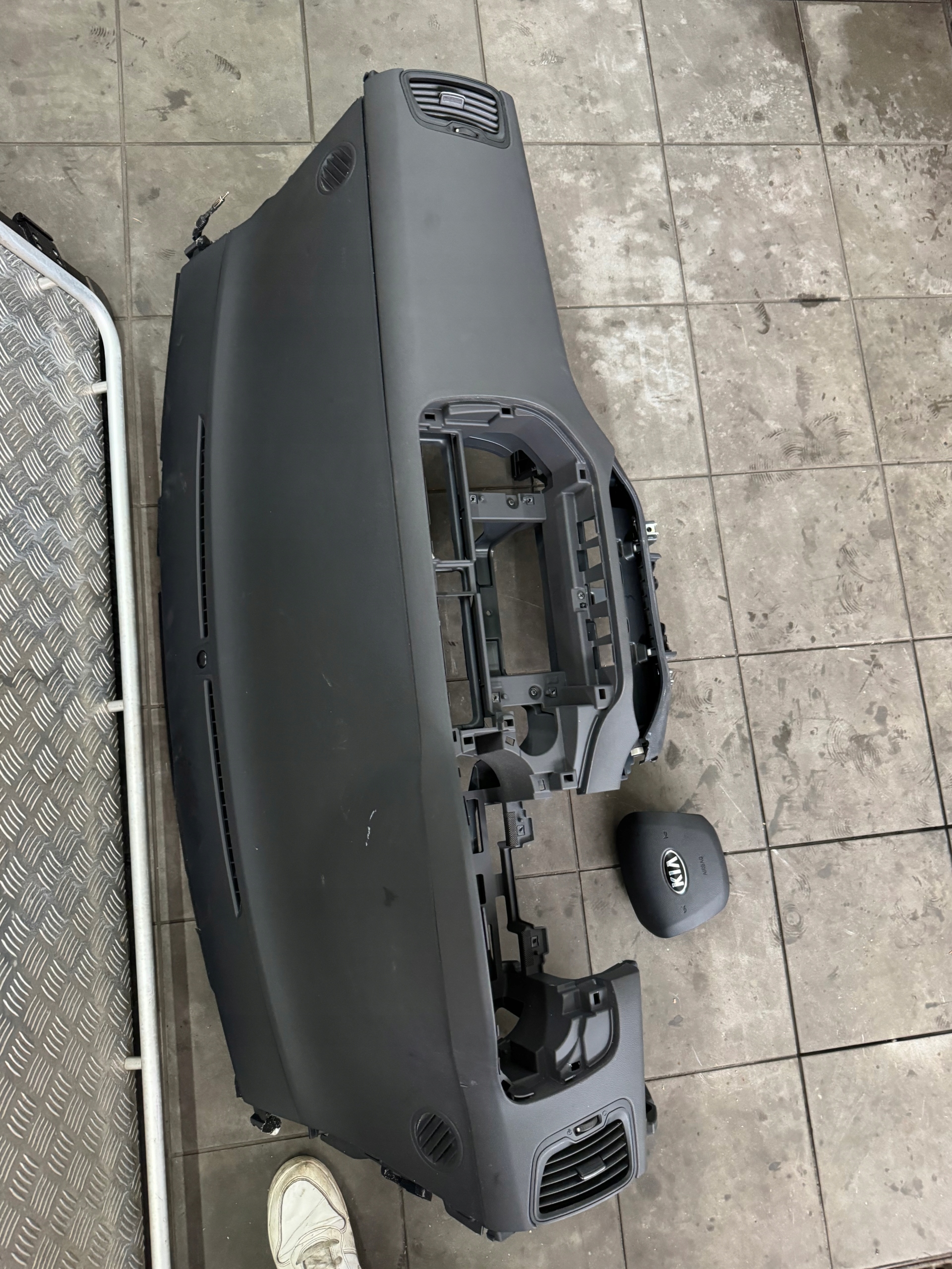 KIA RIO III 11-17 airbags console dashboard original EU