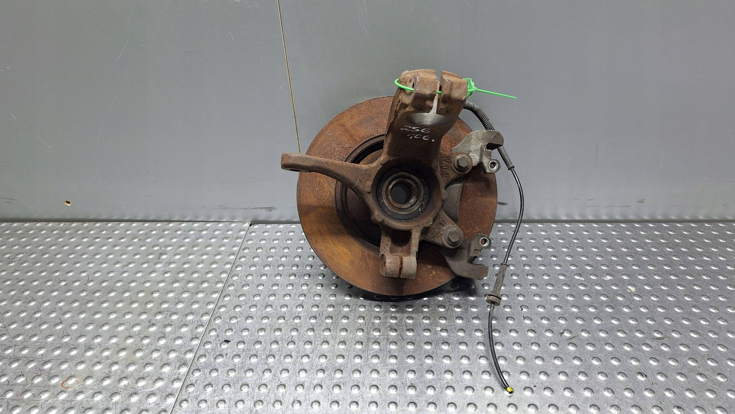 swing left front 2S61-3K171-BA FORD FIESTA FUSION MK6 1.4D