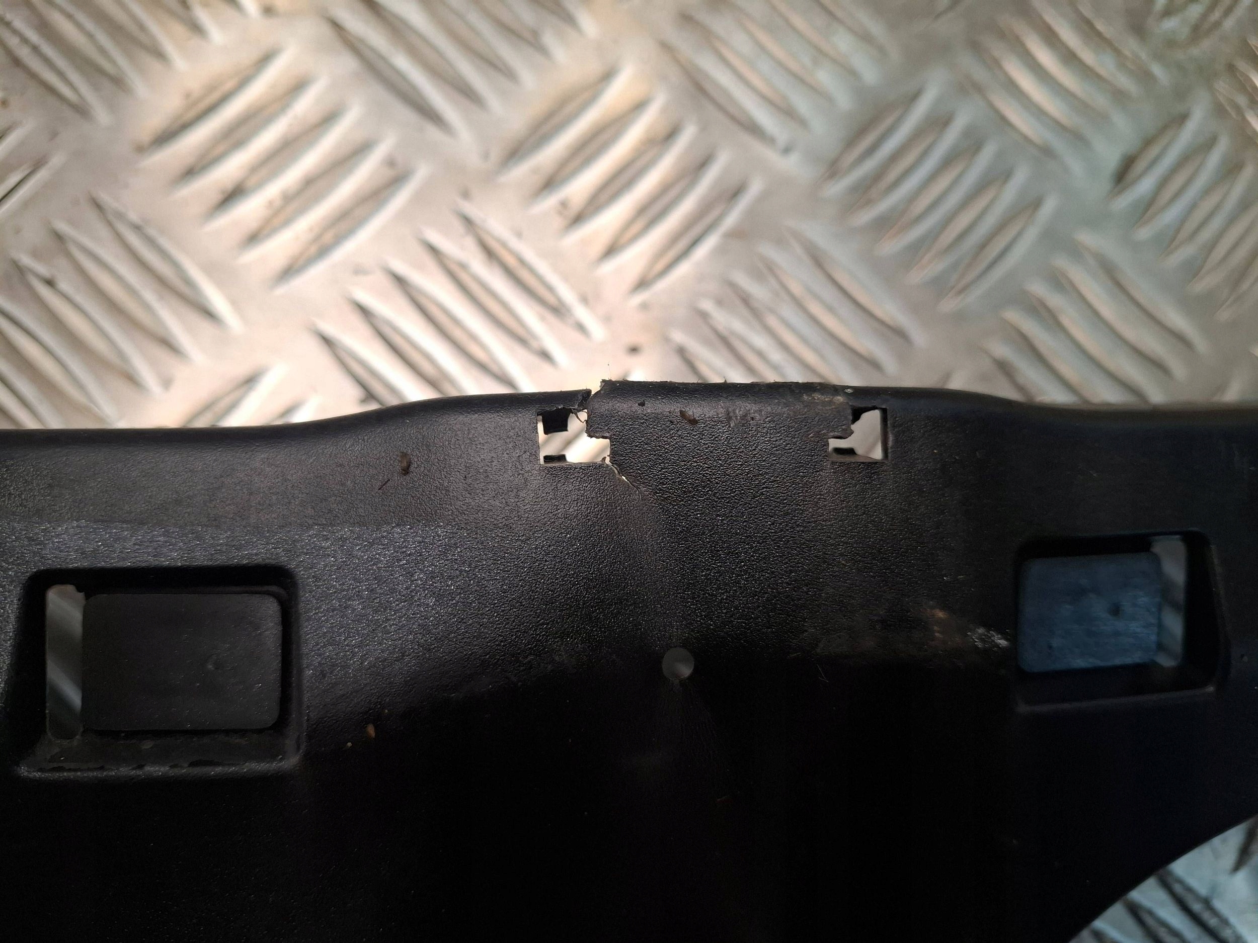 moulding under the window A2058690007 MERCEDES W205