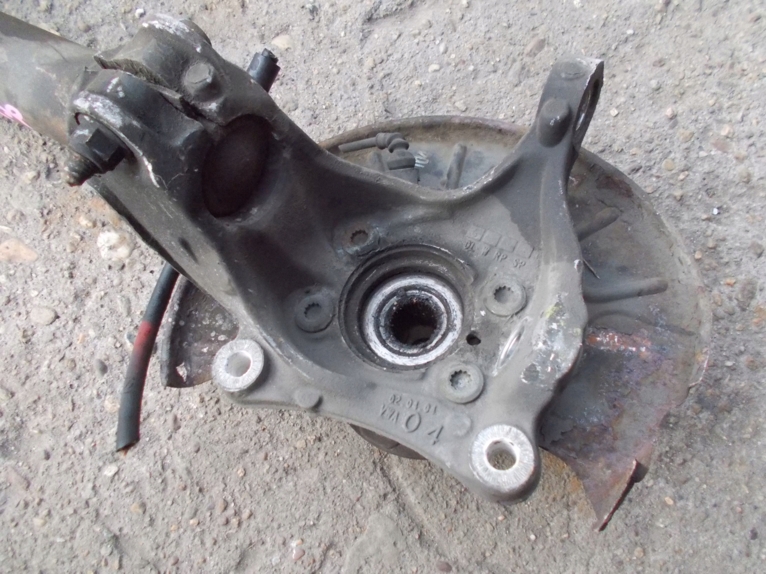 VW PASSAT B6 KOMBI 1.9 TDI 07R McPherson right front