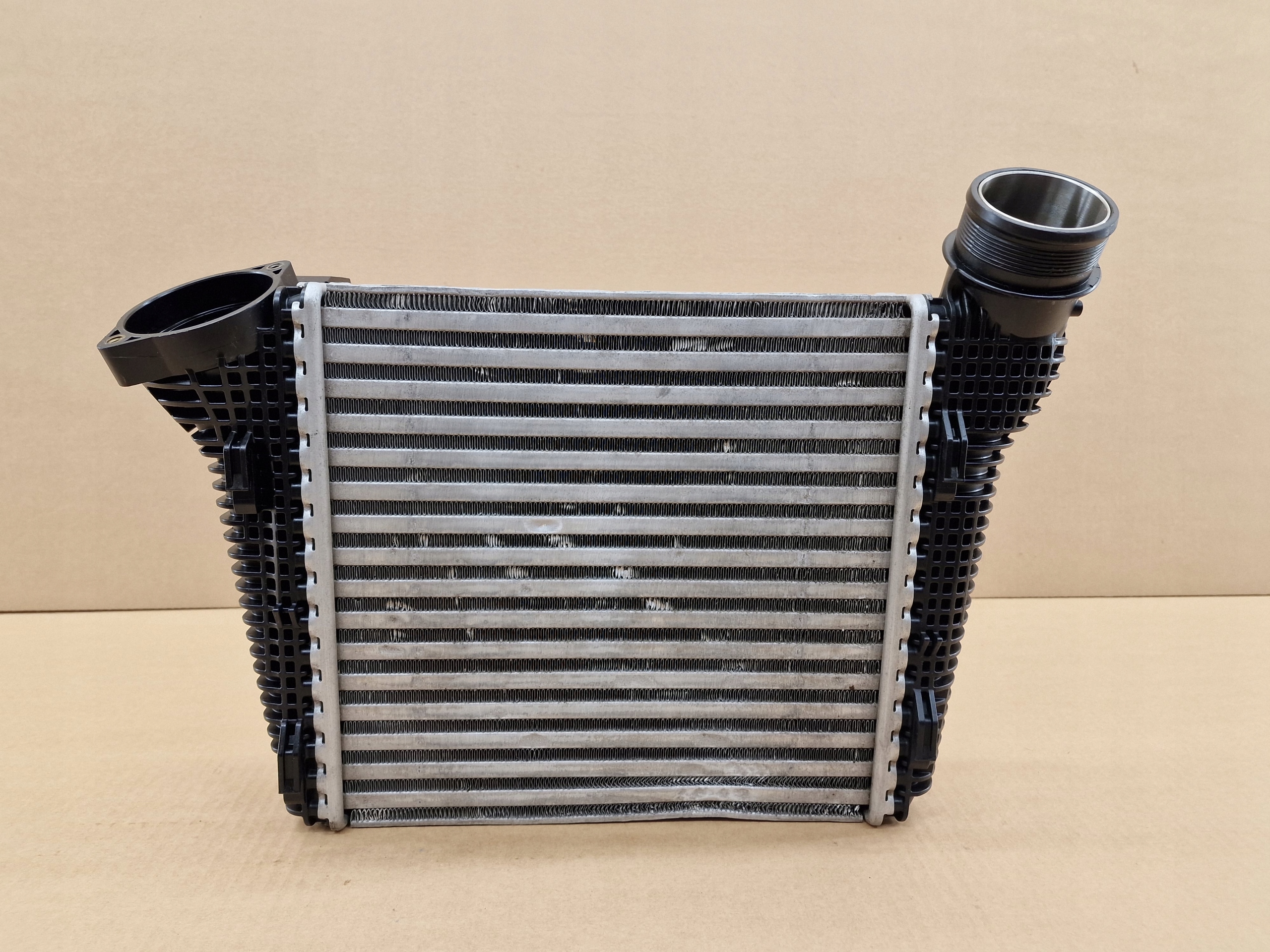 LEWY INTERCOOLER PORSCHE MACAN LIFT 2018-
