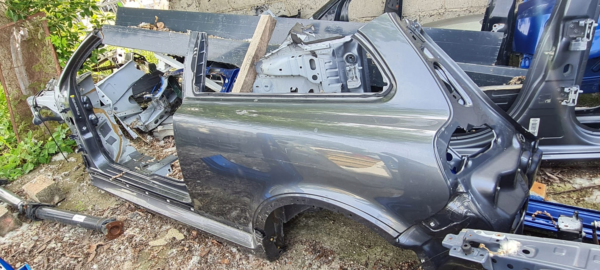 VOLVO C30 КРИЛО ЗАД. ЦВЯТКО ЛІВА ЛОНЖЕРОН