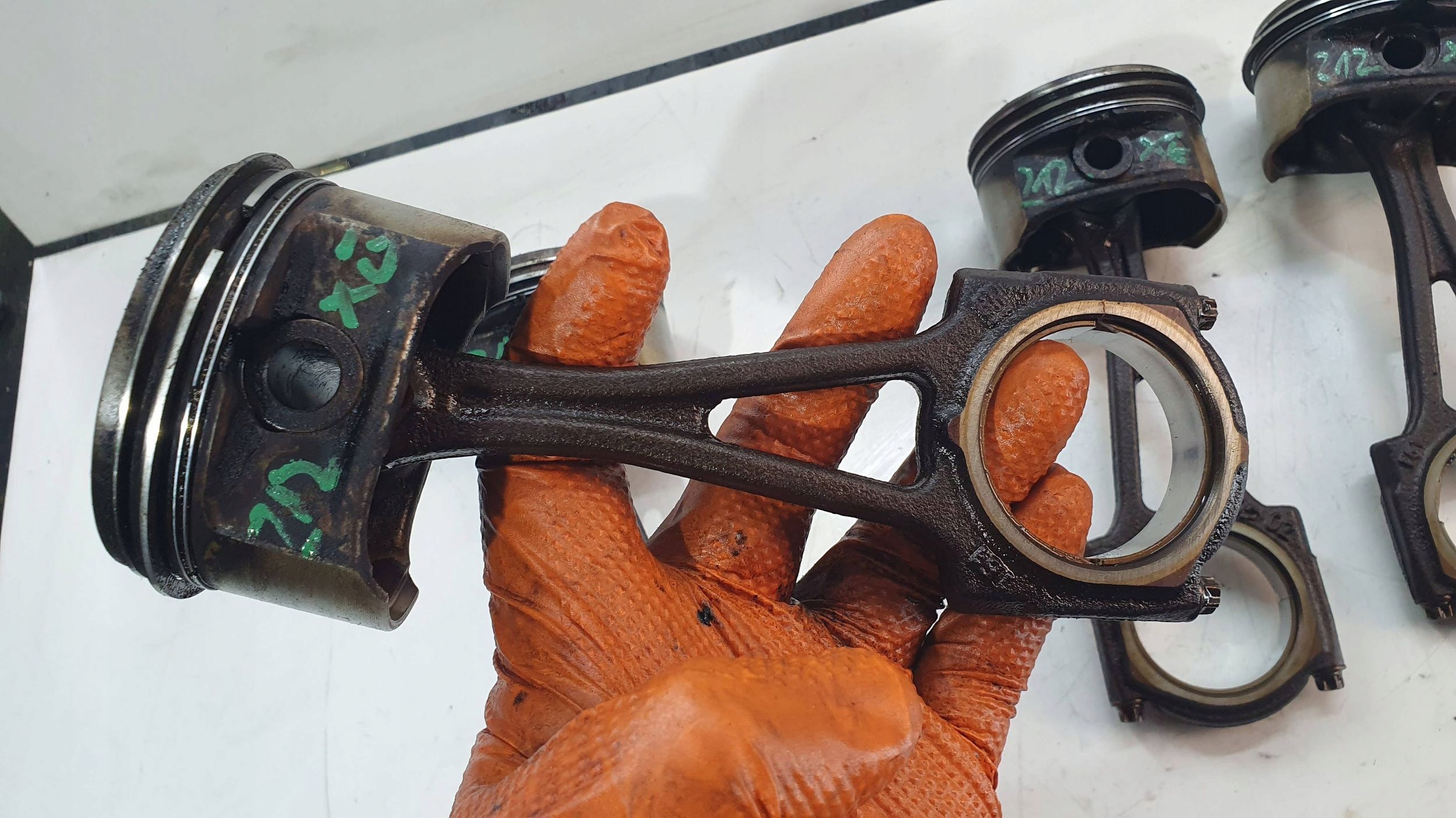 Opel Corsa C 1.2 Z12XE piston connecting rod nominalny