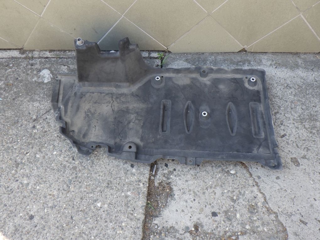 TOYOTA COROLLA E21 KOMBI 18- cover chassis